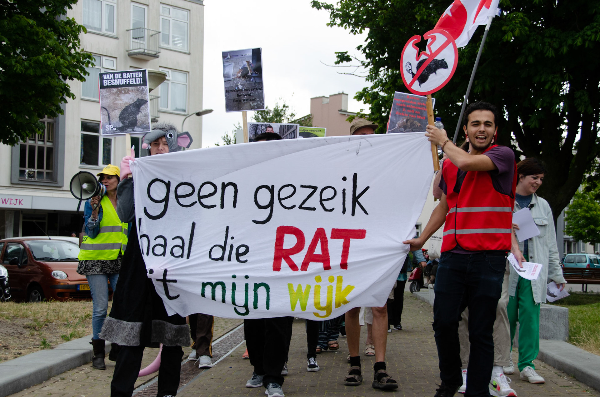Boze buurtbewoners demonstreren Moerwijk
