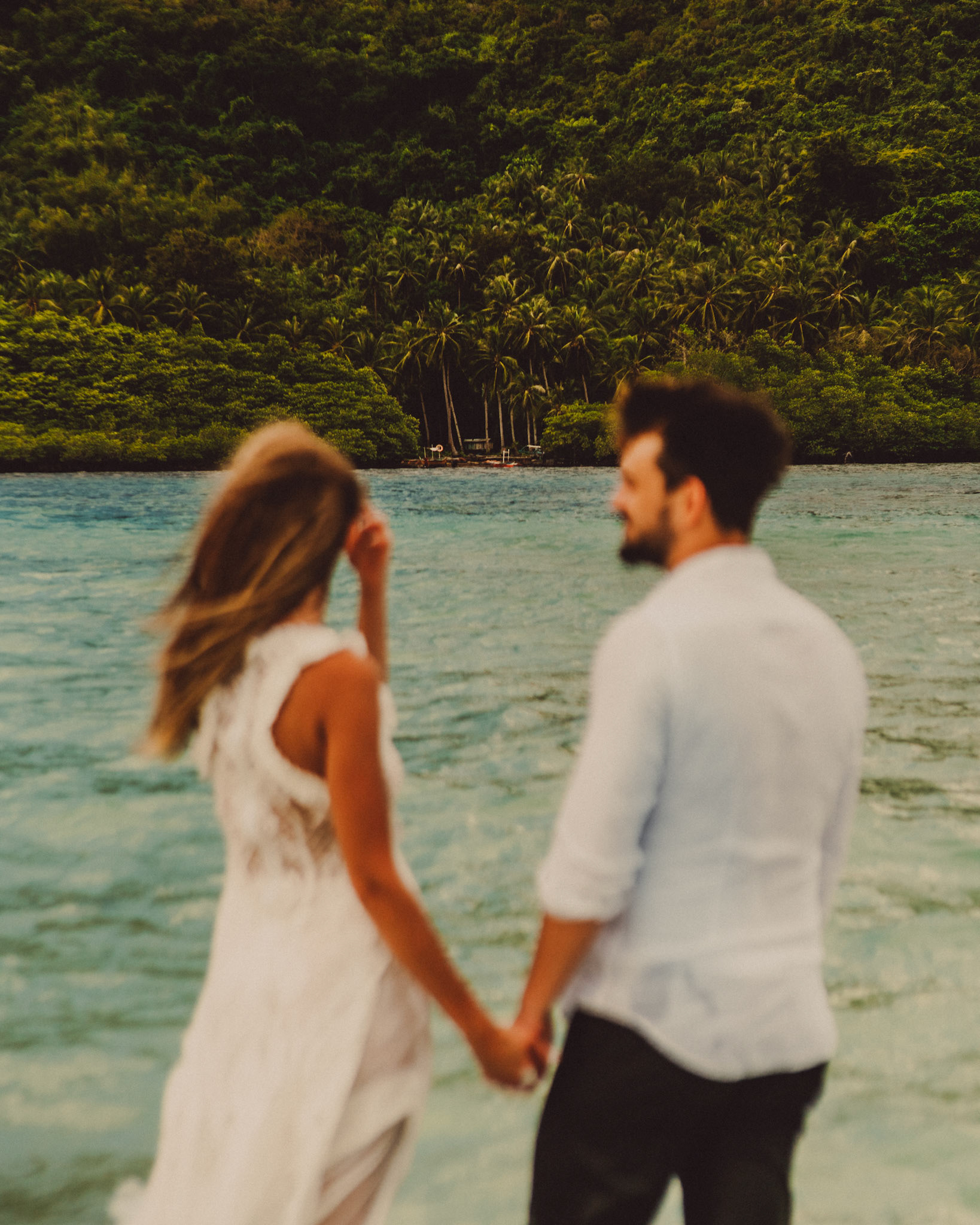 Pagauanen's palm trees as seen from Snake Island sandbar, Vigan Island, El Nido, Palawan, Philippines, Southeast Asia, December 2019, Sony A7III.
