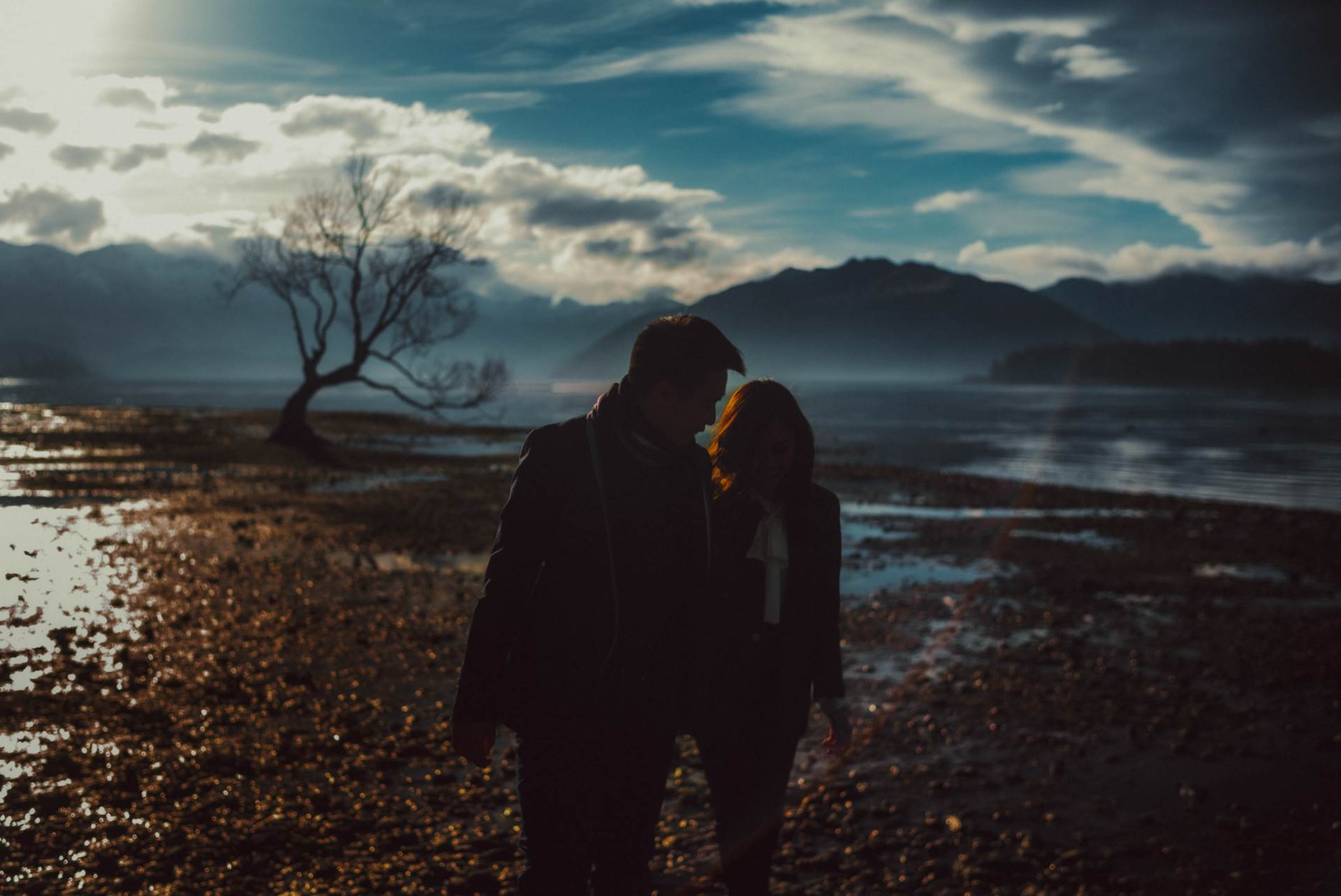 A moody lakeside engagement session in front of #thatwanakatree, Otago, New Zealand, June 2017, Leica M.