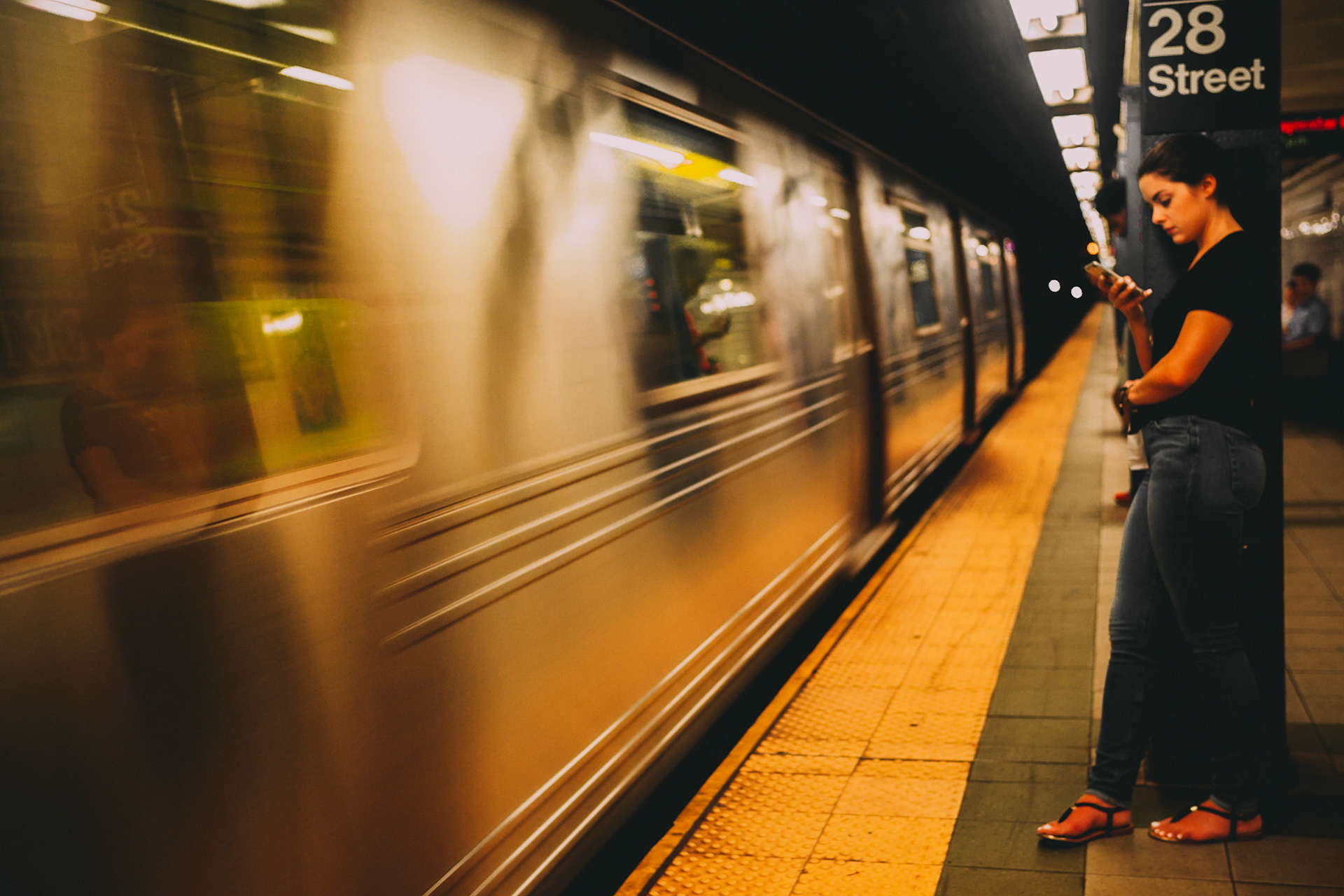 28th Street Subway Platform, Manhattan, New York City, USA, September 2015, Leica M.