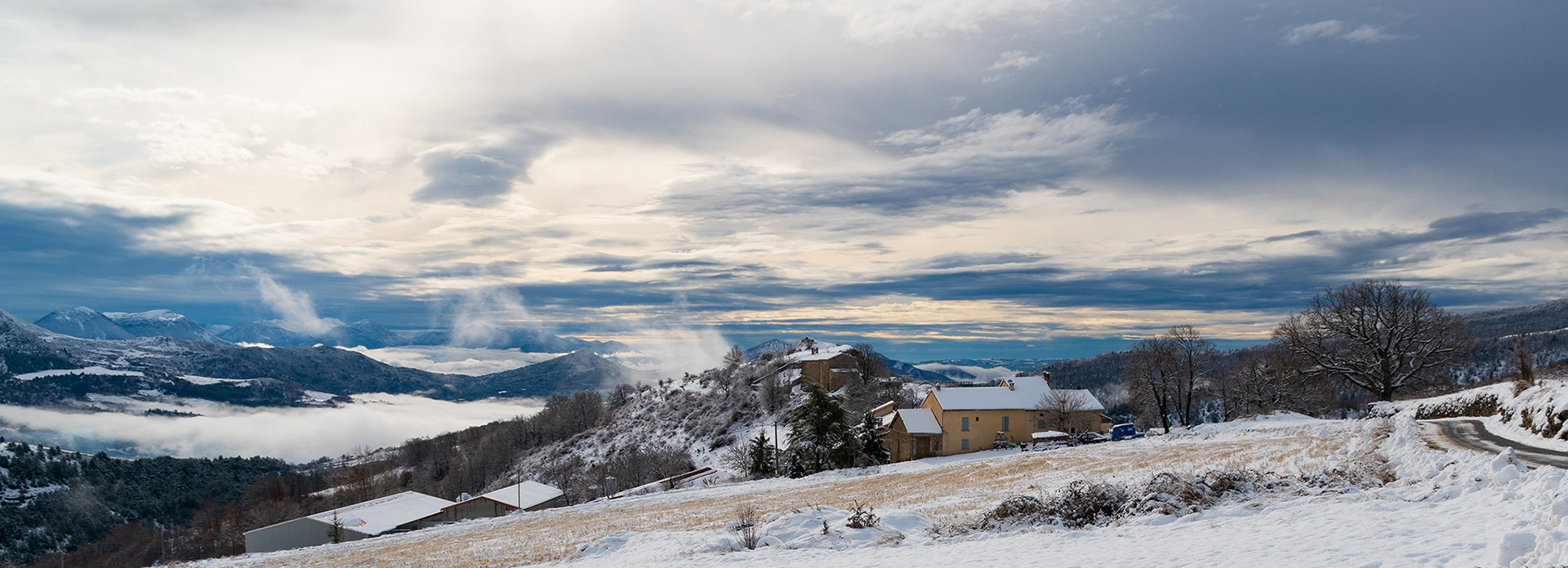 Hameau Le Castellard, point de départ des anciens chemins de Sisteron et du Serres