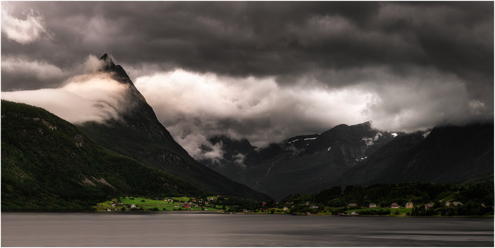 The Tempest - Ikorness, Sykkylvysfjorden