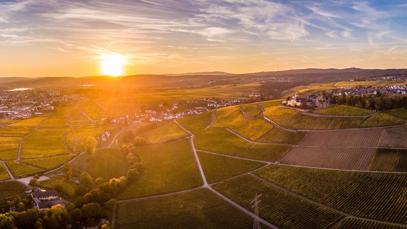 Autumn in the Rhine valley - Johannisberg castle