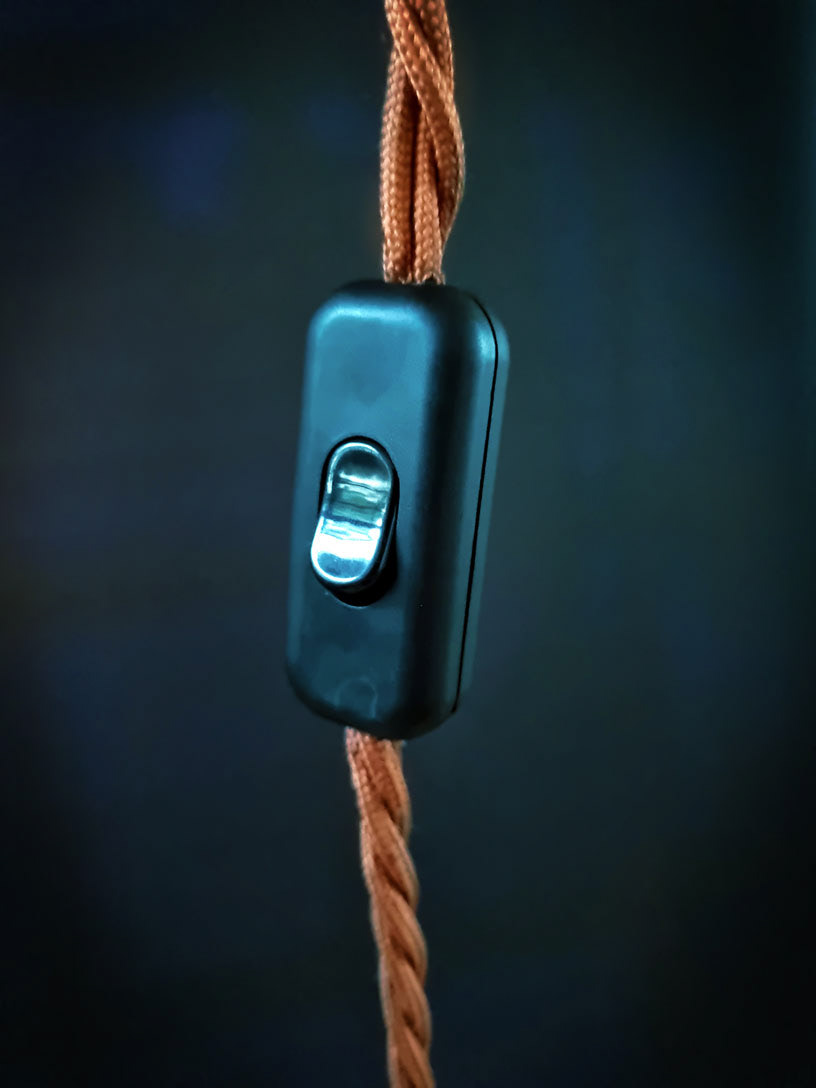 Inline sitch with vintage braided cable