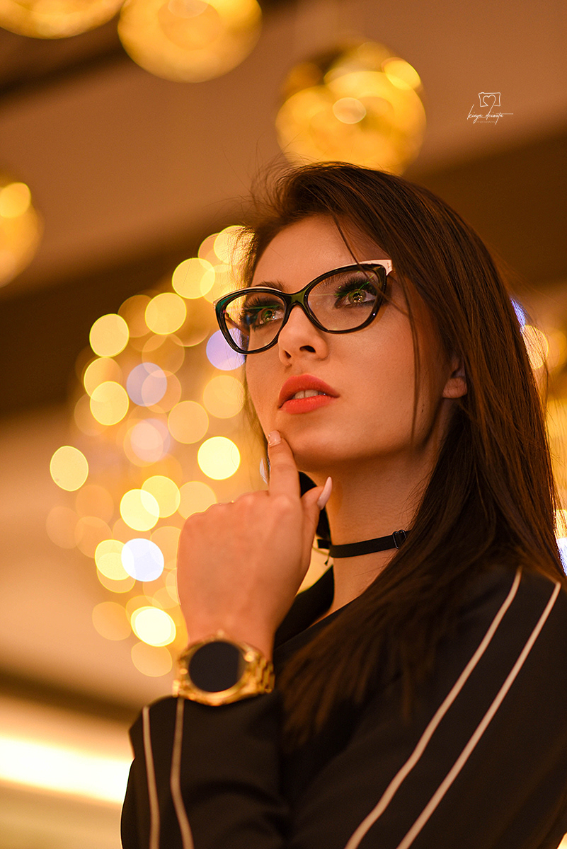 Modelka: Izabela Tyszkowska MUA: Katarzyna Helena Prokopyszyn Fot. Kinga Dziwota Odzież: GERRY WEBER Buty: Ryłko Okulary: Optyk Kierszniowski Stylizacja: Style Barbara Szymaniuk
