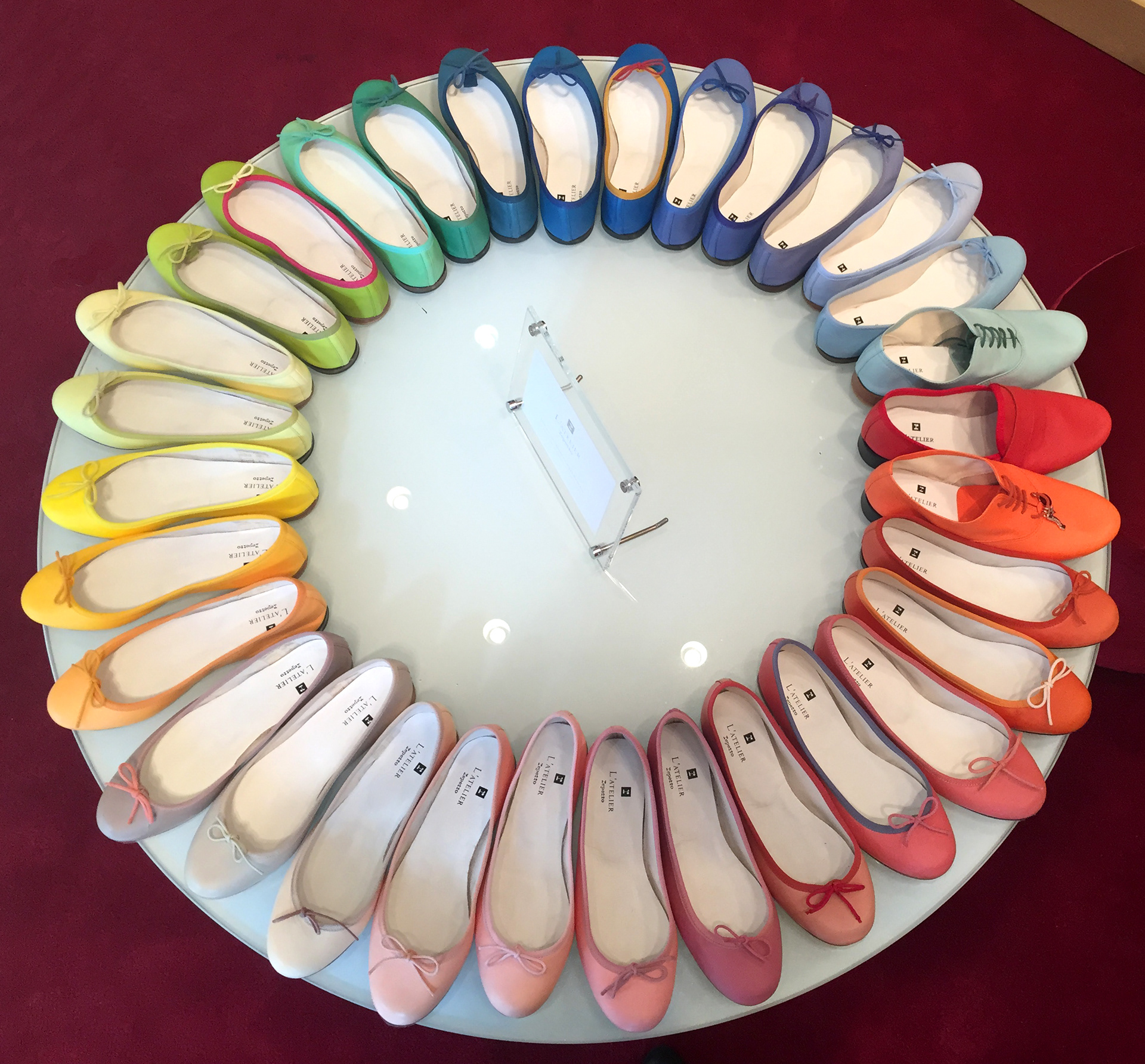 Shoes : color gradation wheel display
