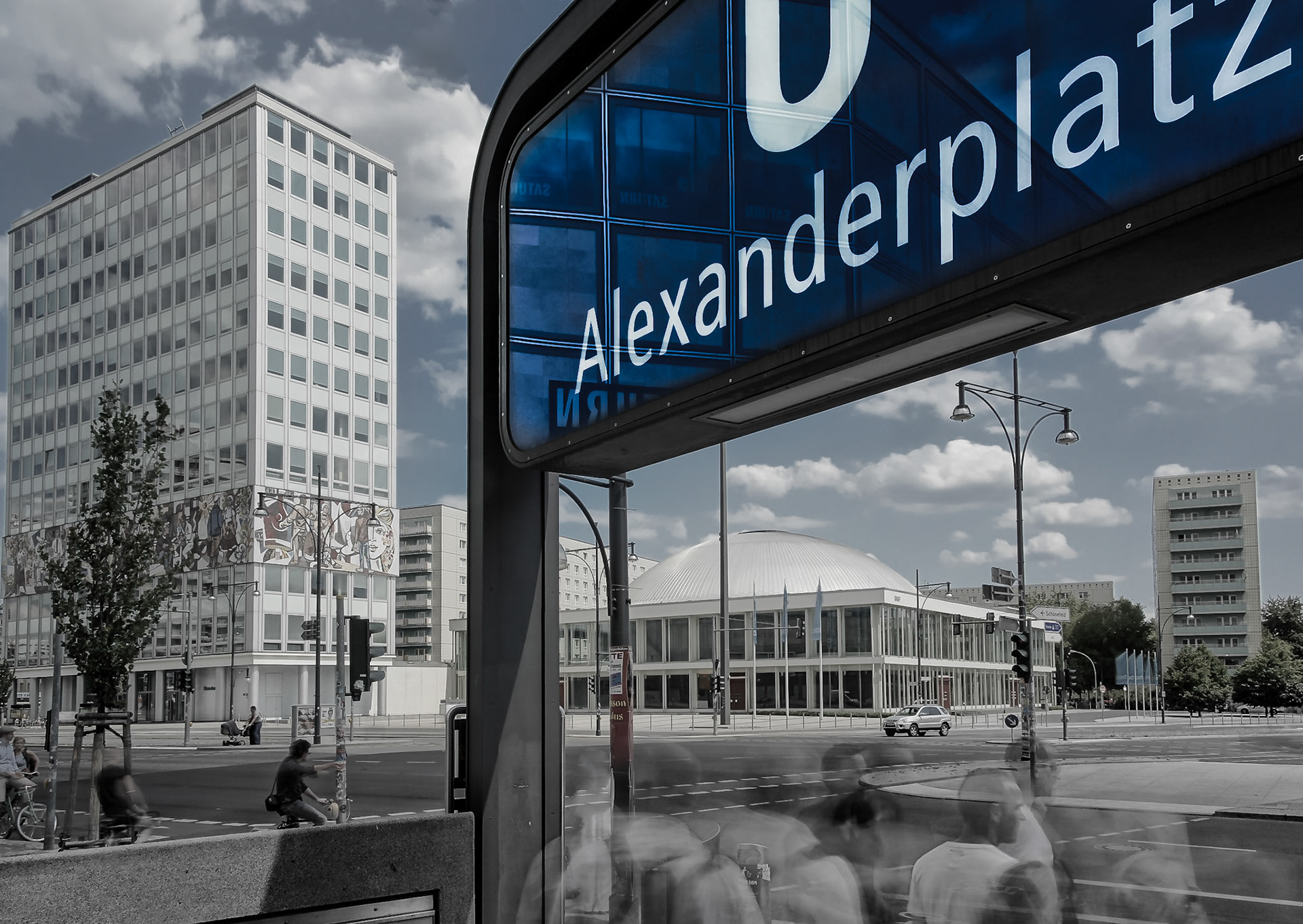 Die Geister - U-Bahnhof Alexanderplatz, Berlin