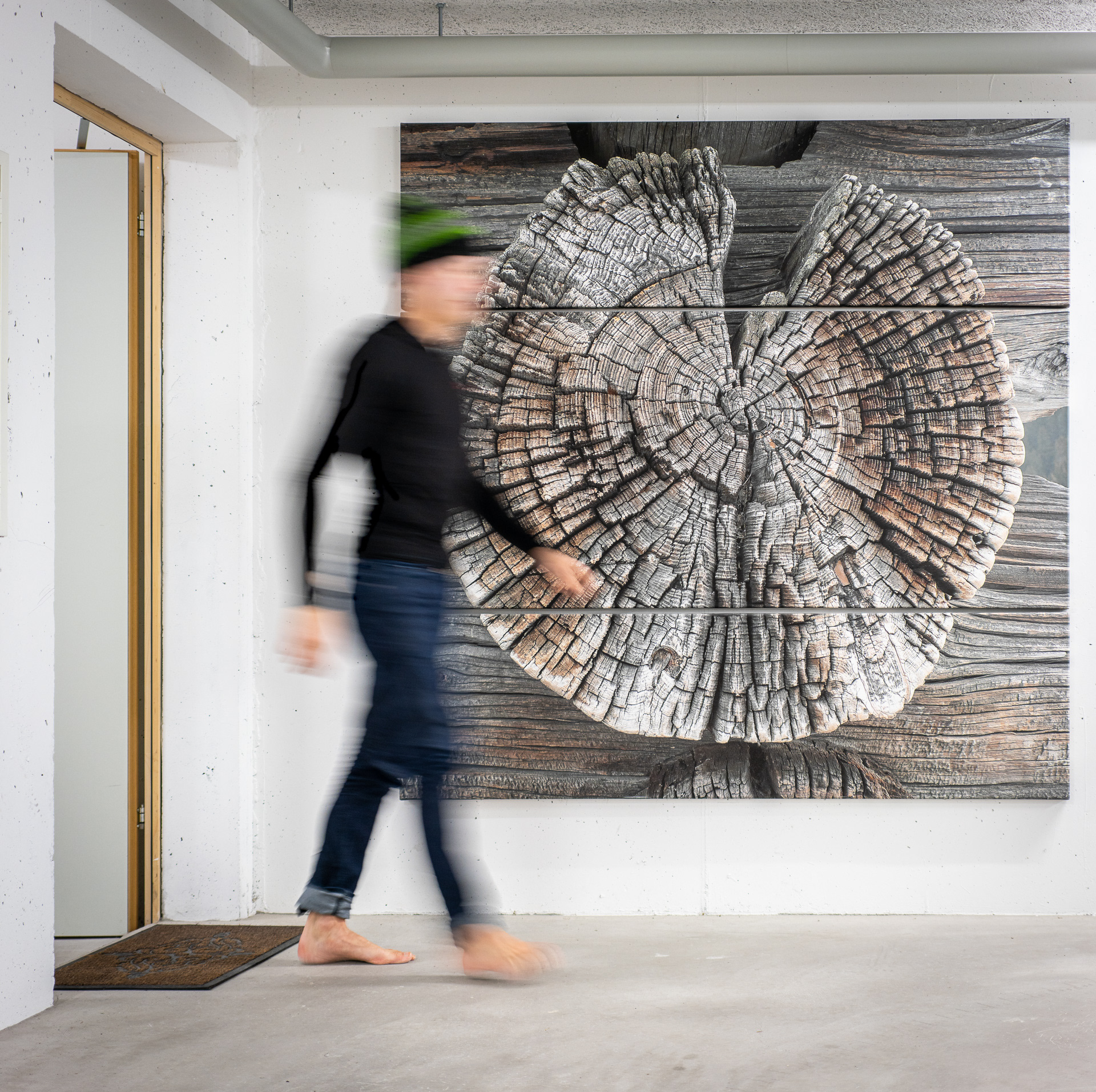 Me walking by. 180 x 180 cm (three panels)