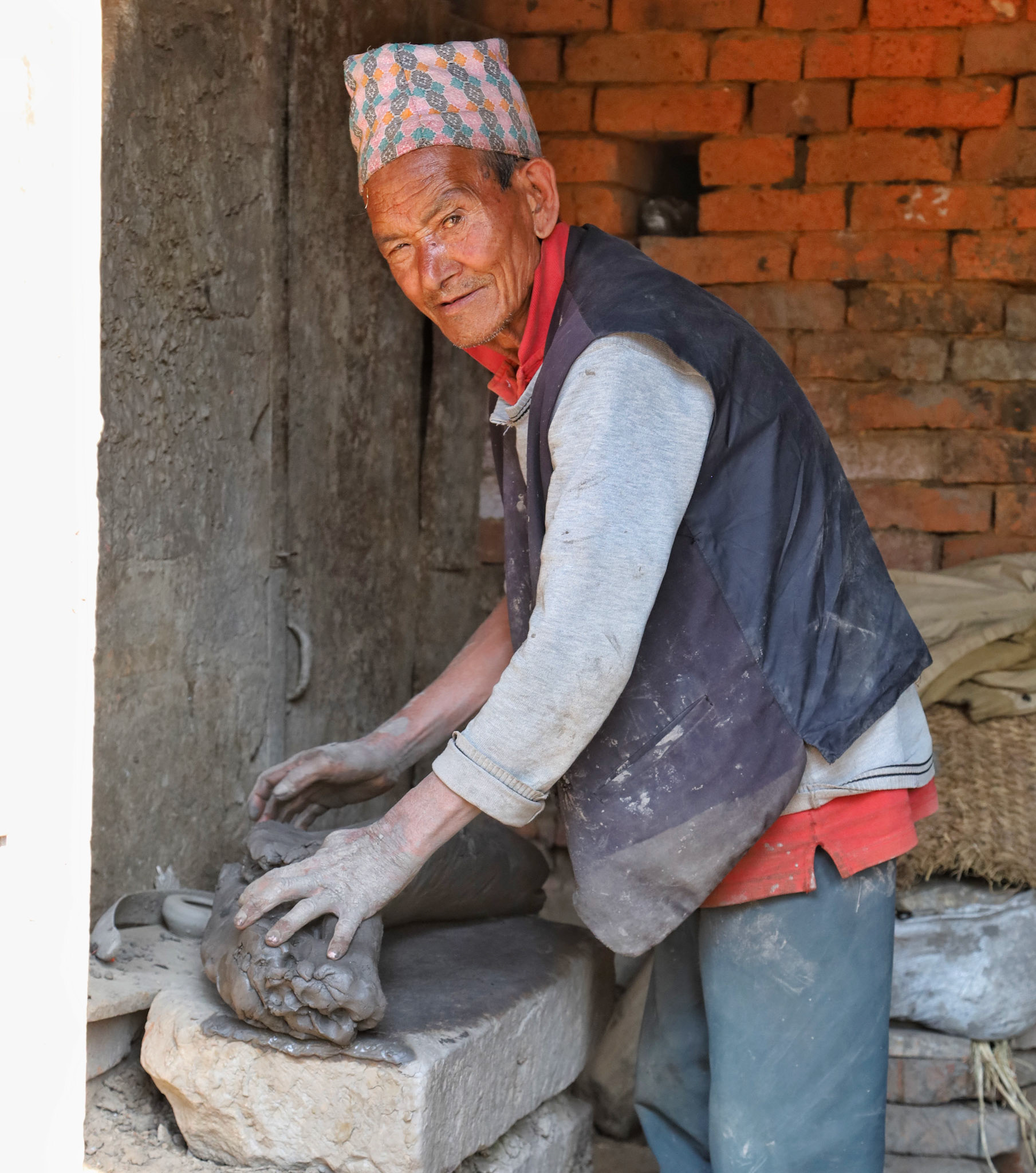 Potter -  - Bhaktapur, Nepal