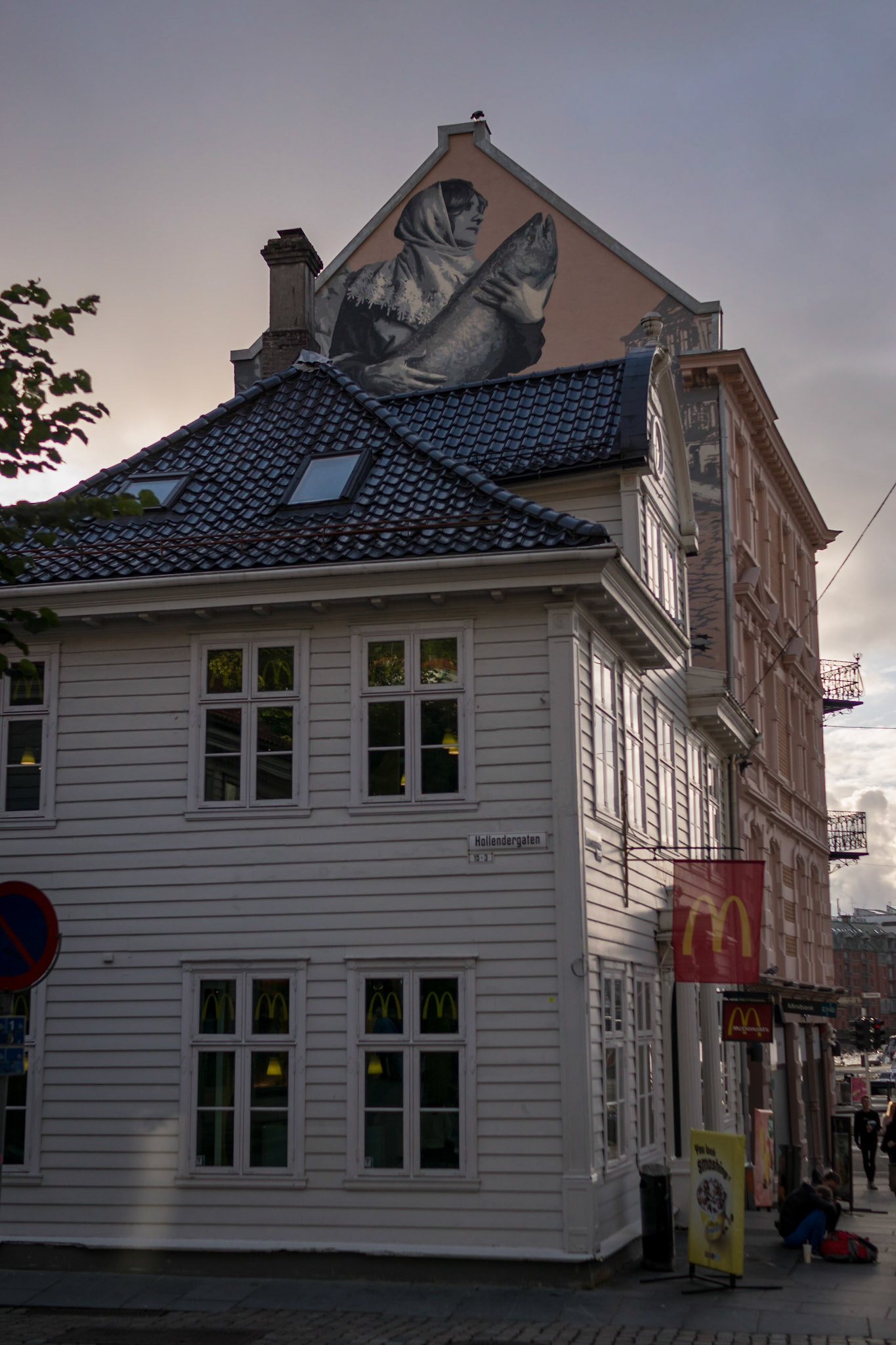 Sony ILCA-77M2 | DT 30mm F1.4 @ ISO 100 | 30 mm | f/2.2 | 1/1600 s