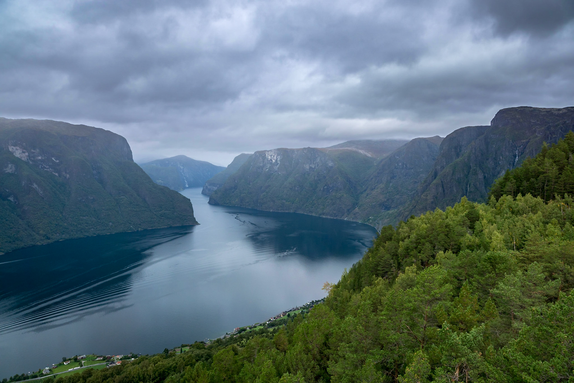 Sony ILCA-77M2 | DT 16-50mm F2.8 SSM @ ISO 100 | 16 mm | f/8 | 1/200 s