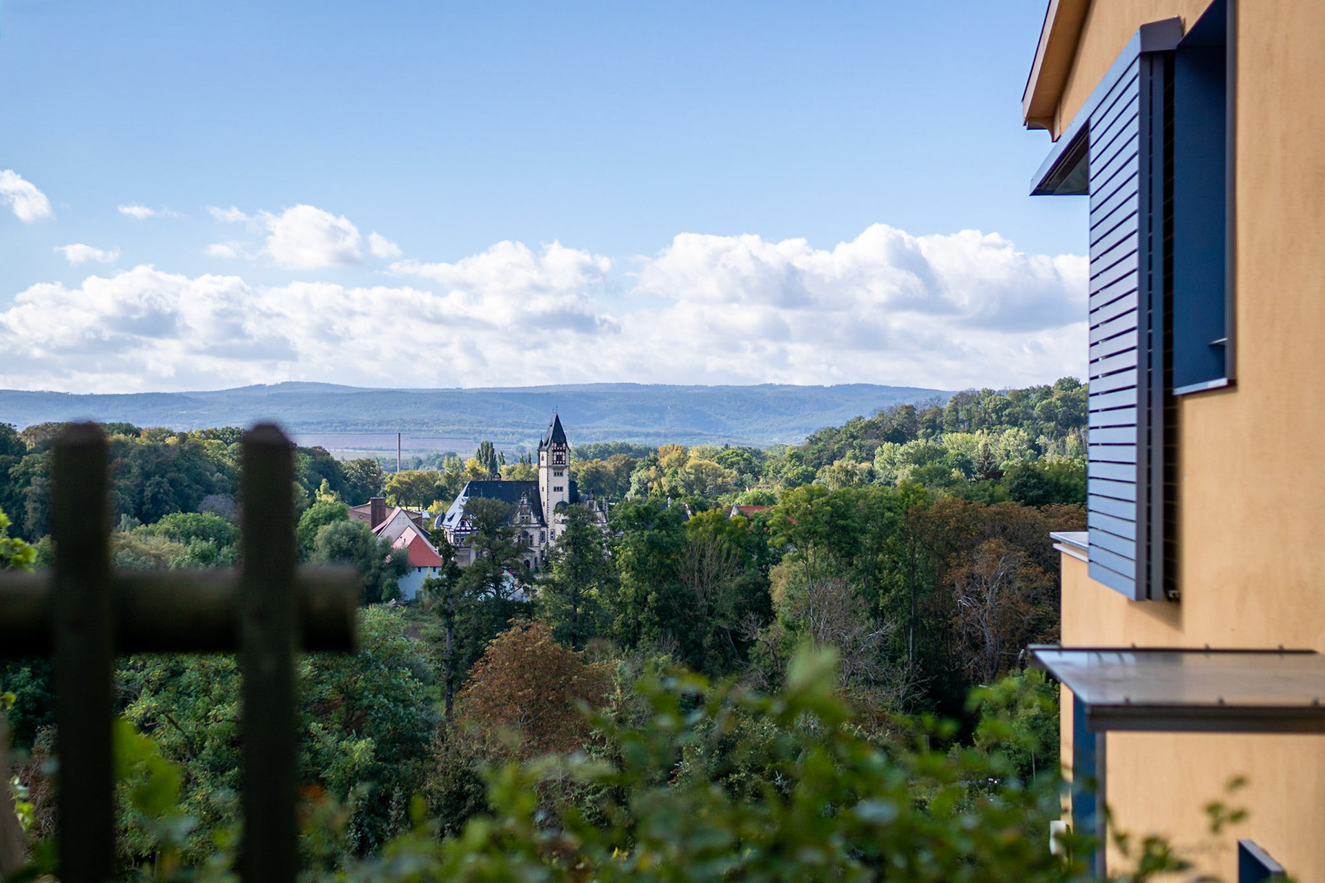Blick vom Münzenberg zum Ökogarten