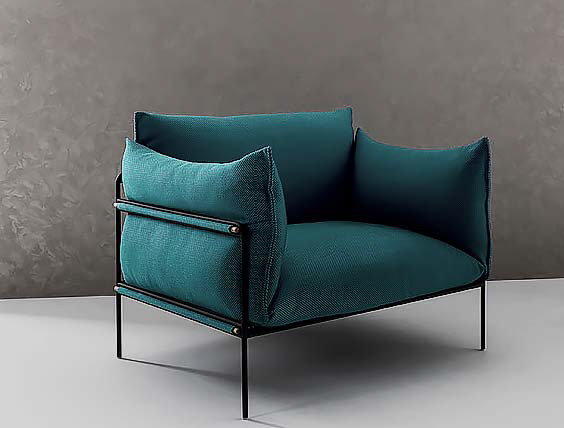 SILK - Details, tactile sensations and emotions coexist in this refined water-based finish which softness evokes the sinuosity of silk.