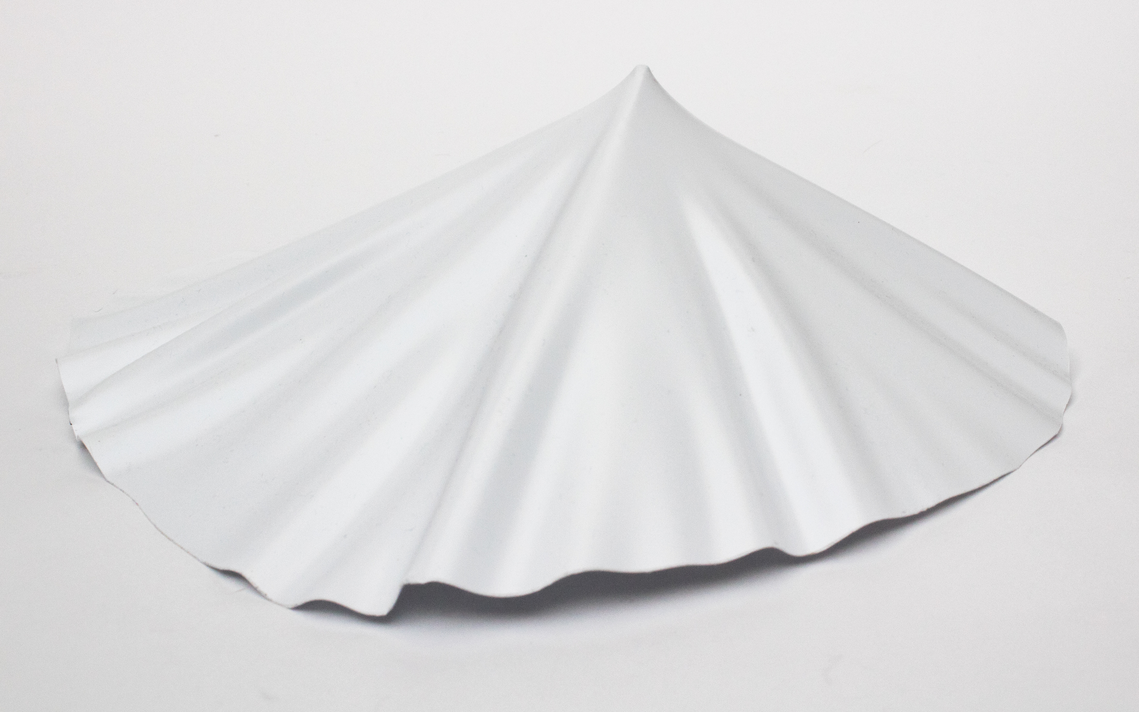 An exploration of draped form through vacuum-forming.