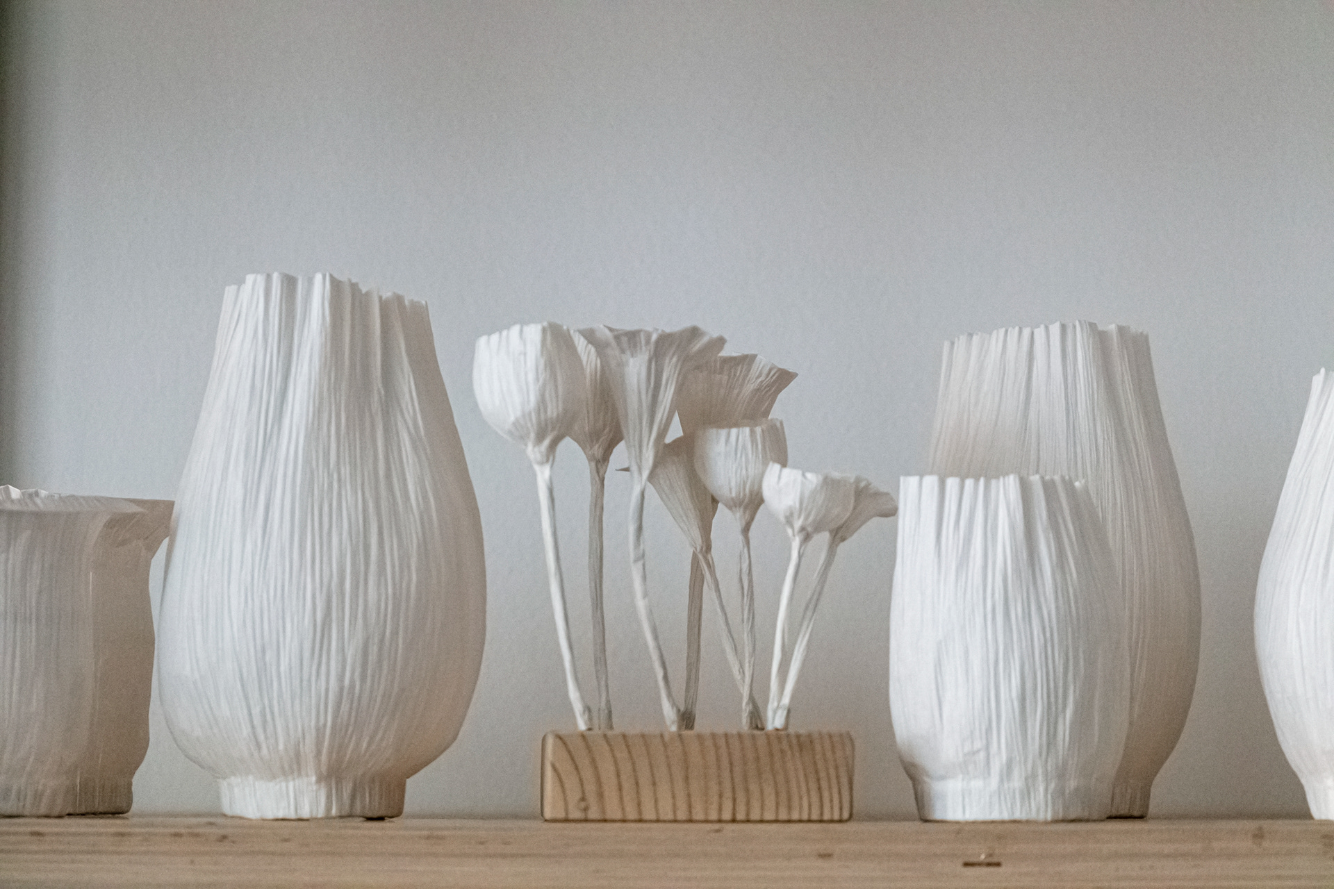Fleurs aimantées en papier, 7.50€/10€/12.50€ - Photophore en papier 3 formats 17.50€/20€/22.50€