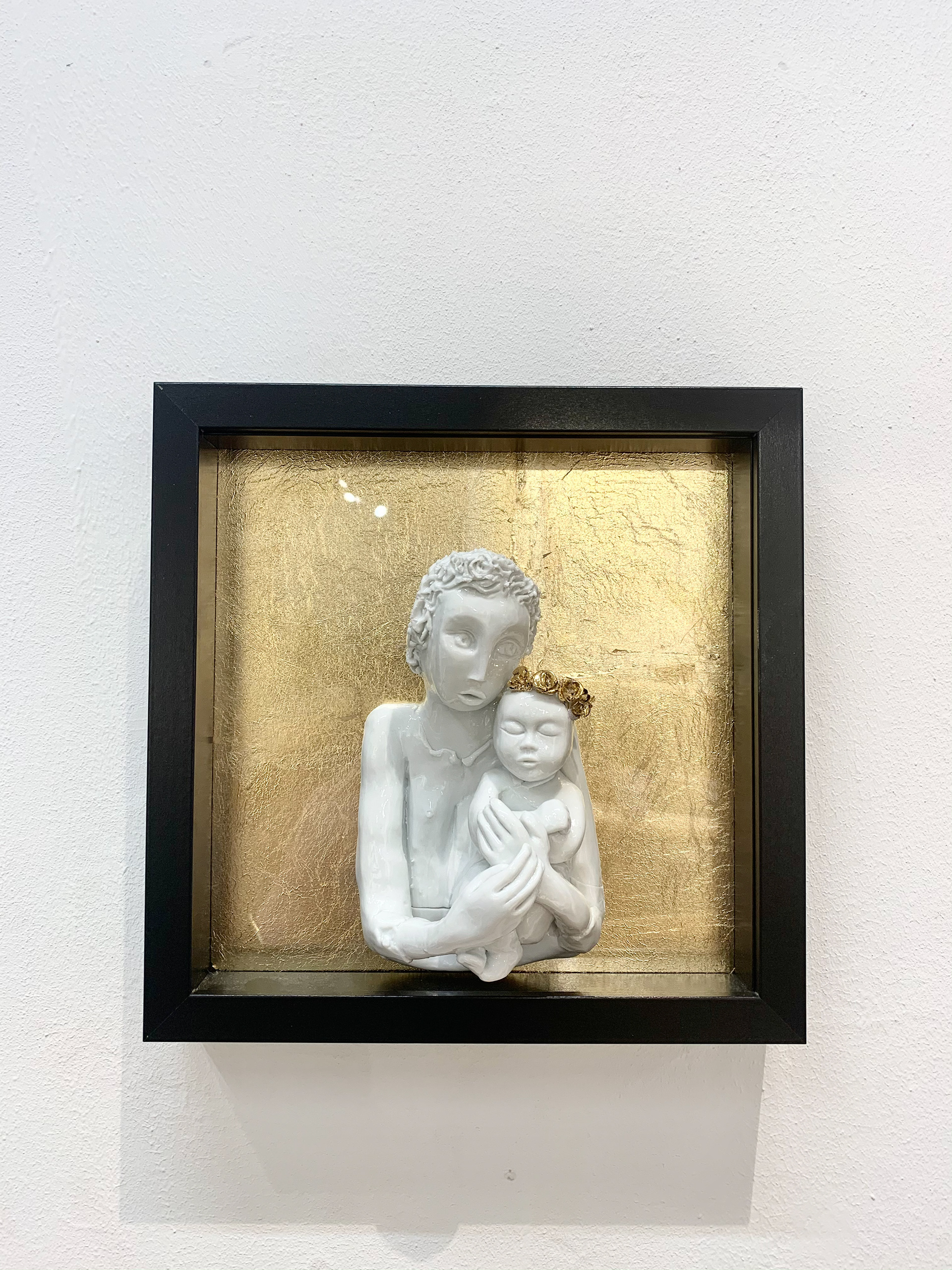Sculpture encadrée - Porcelaine & or - 400€