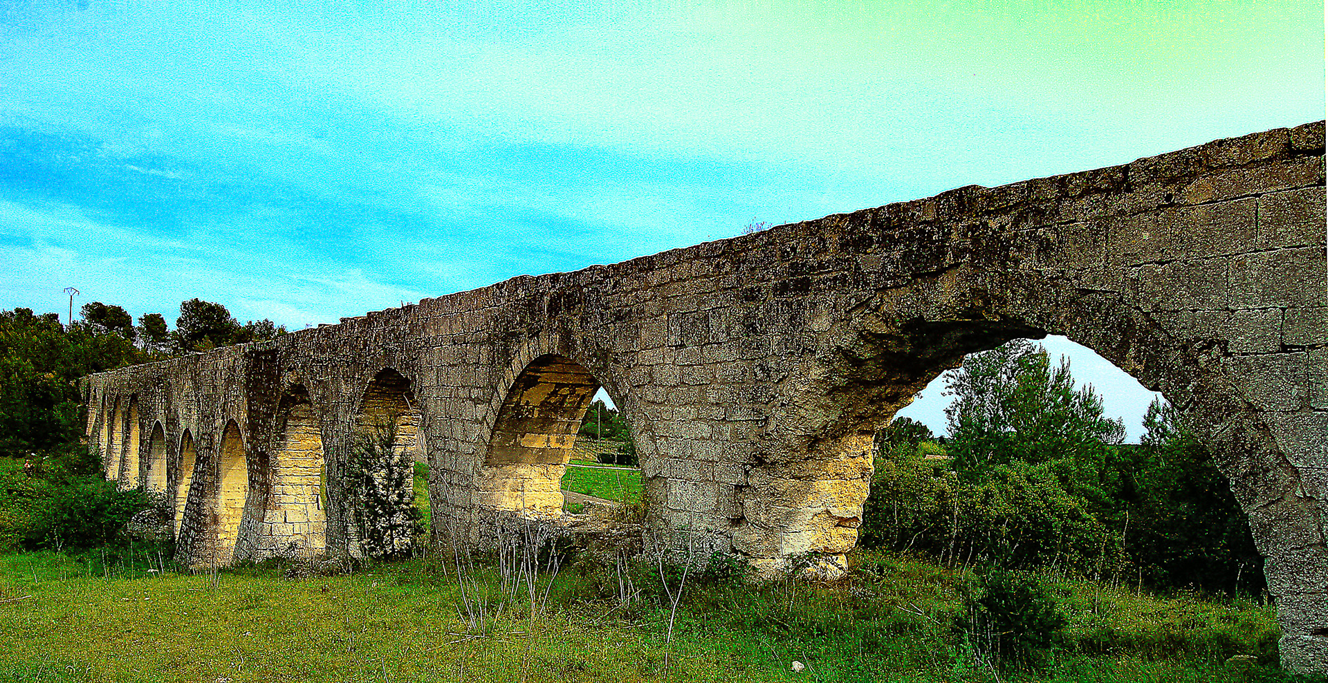 Un vieux pont dans le Gard