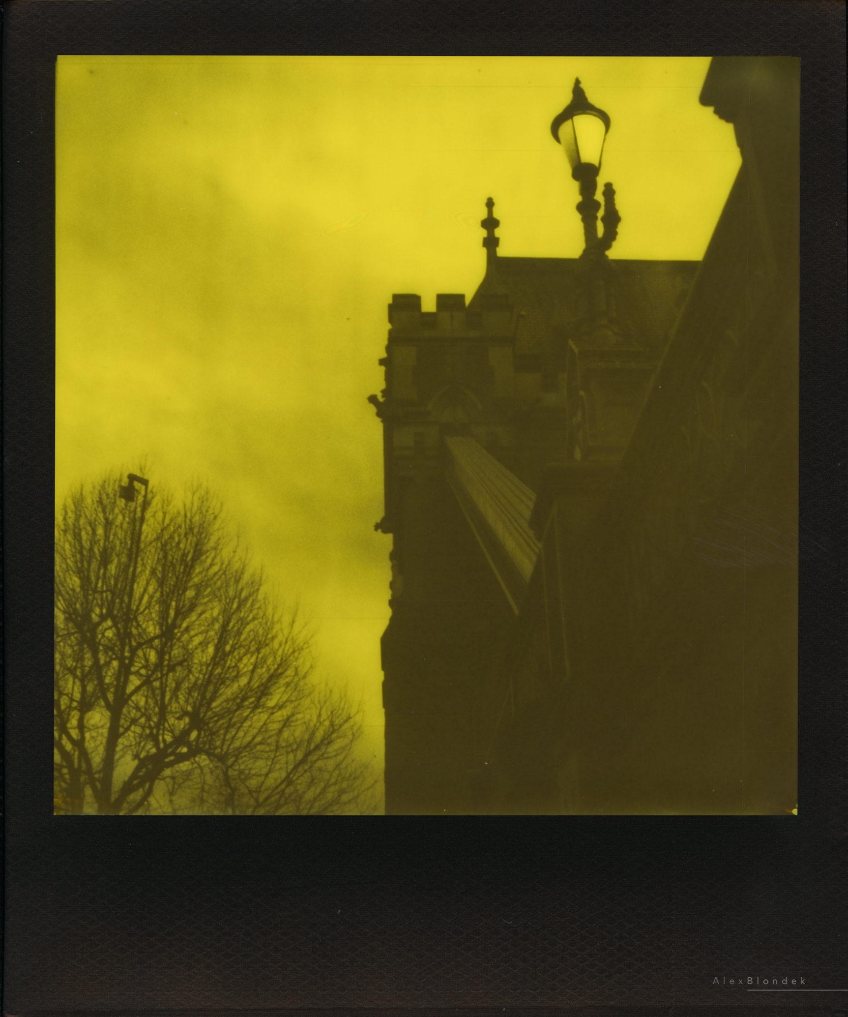 London Bridge - SX-70