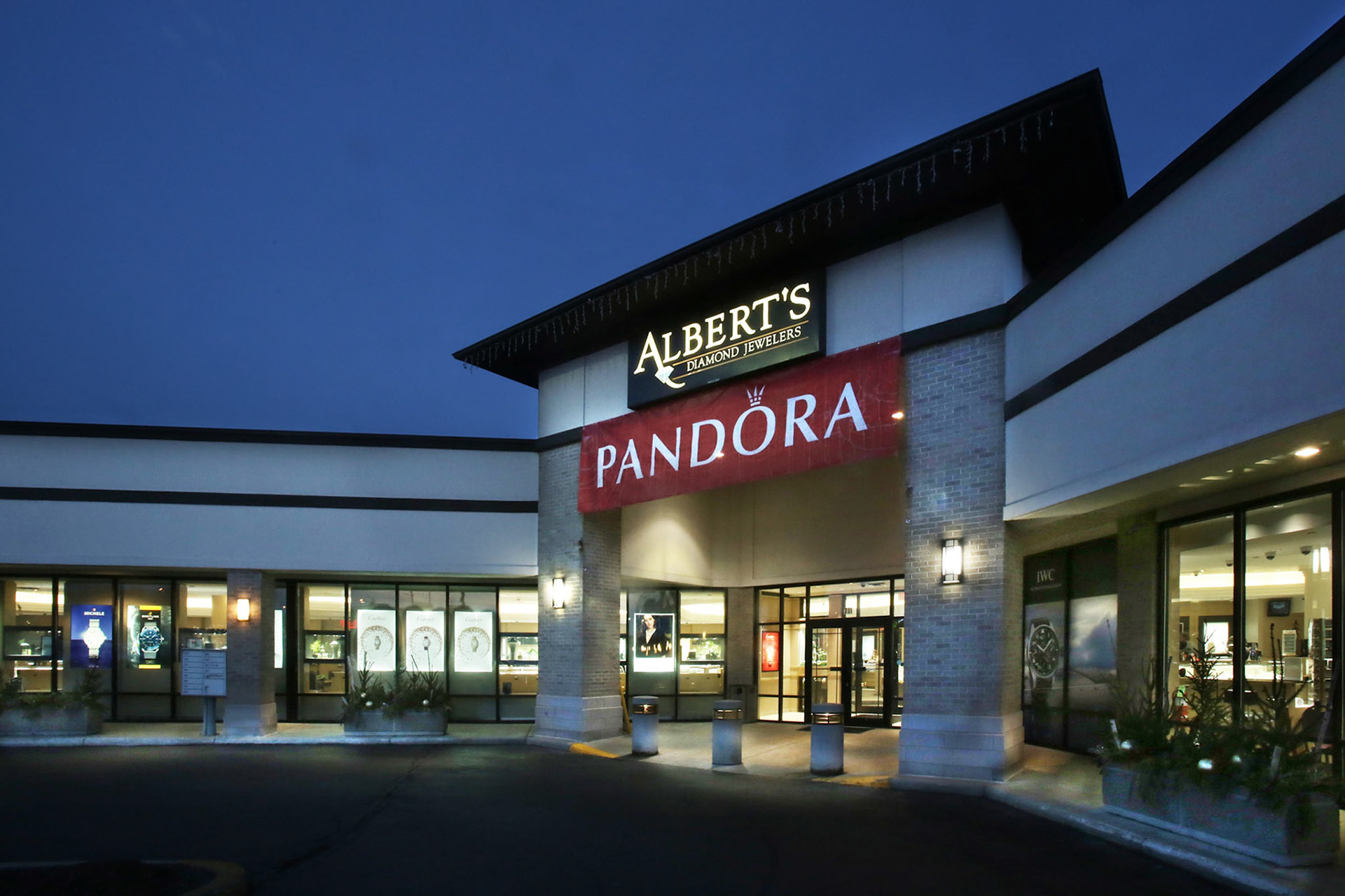 Albert's Diamond Jewelers Schererville.