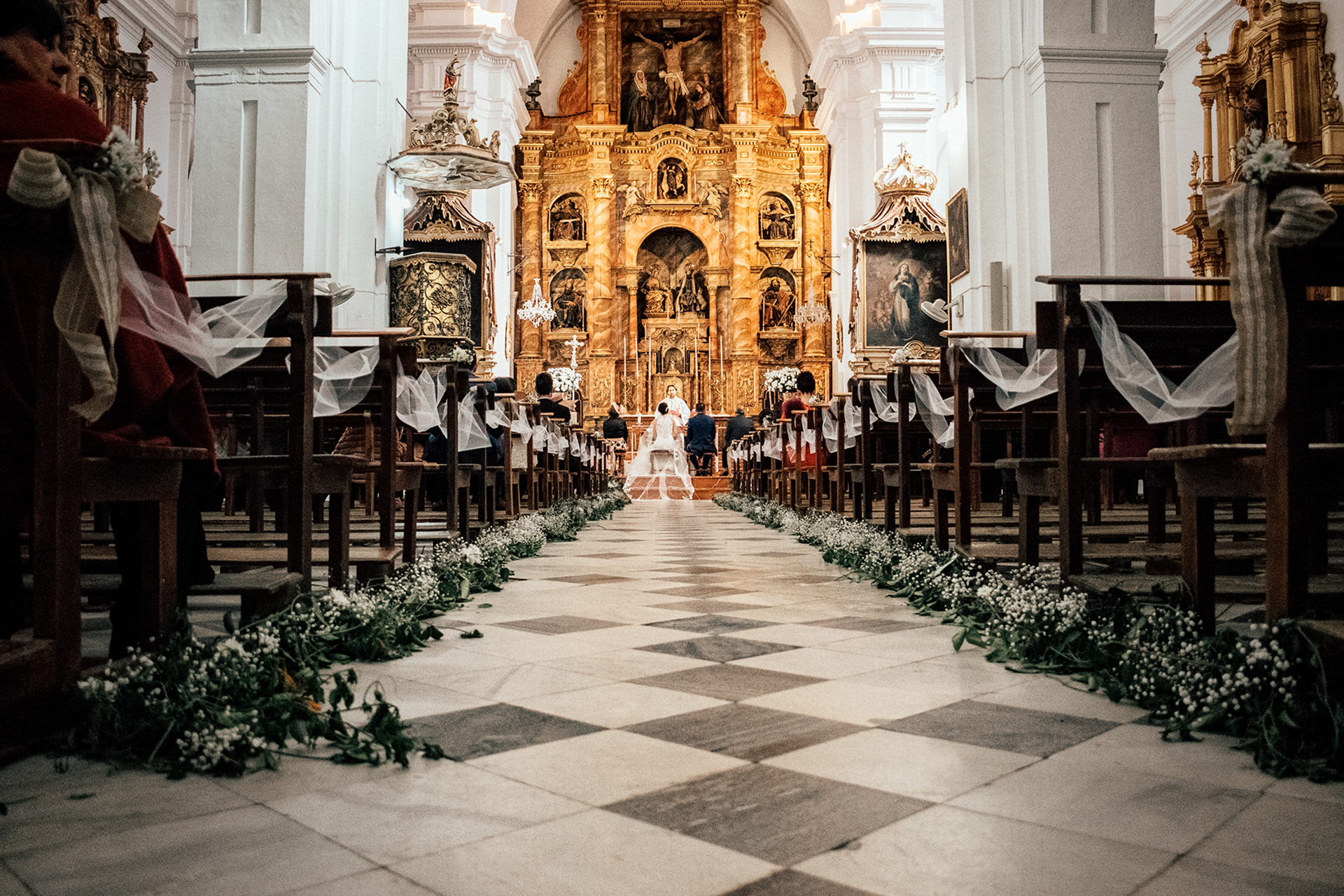 interior iglesia algodonales