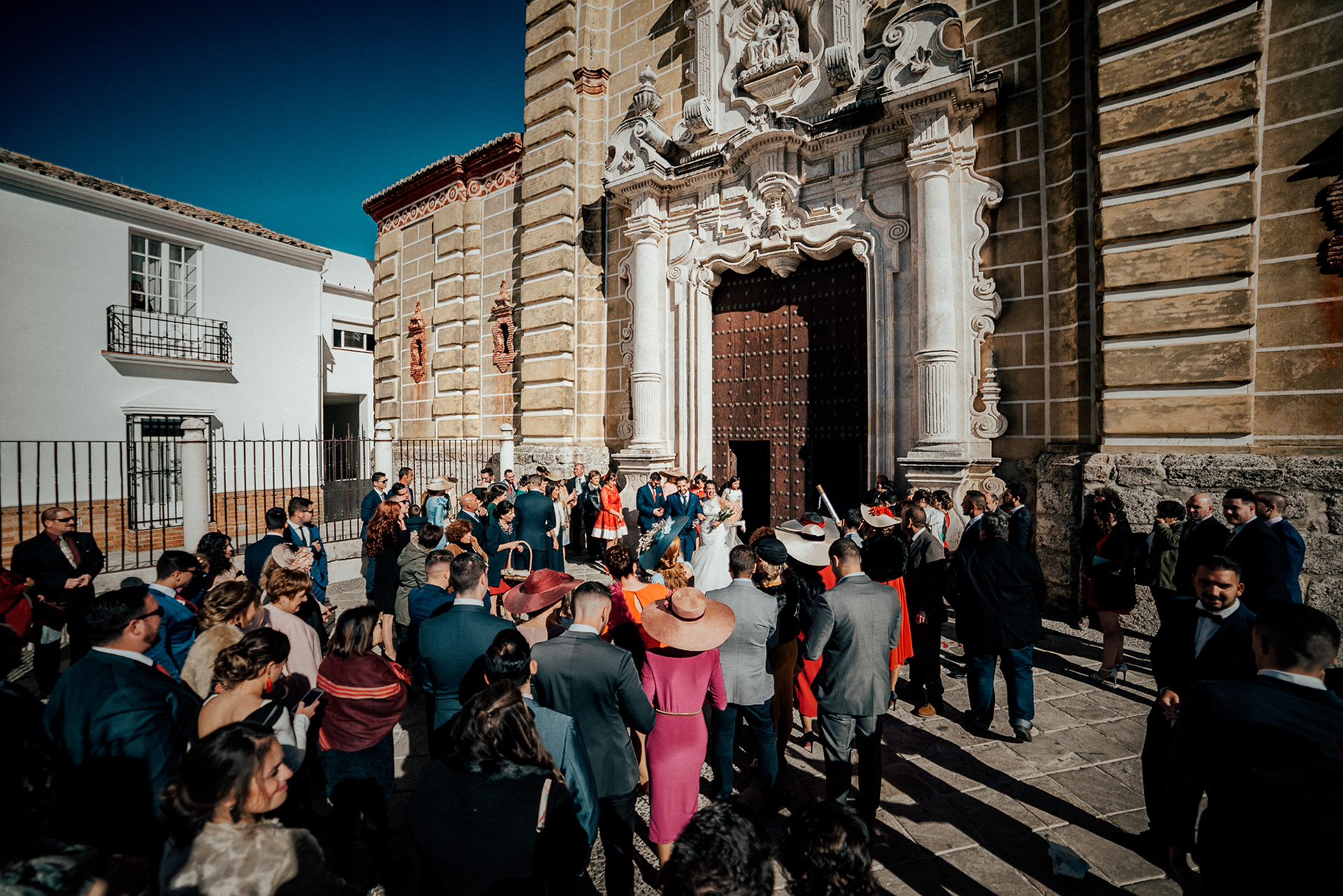 salida novios de la iglesia