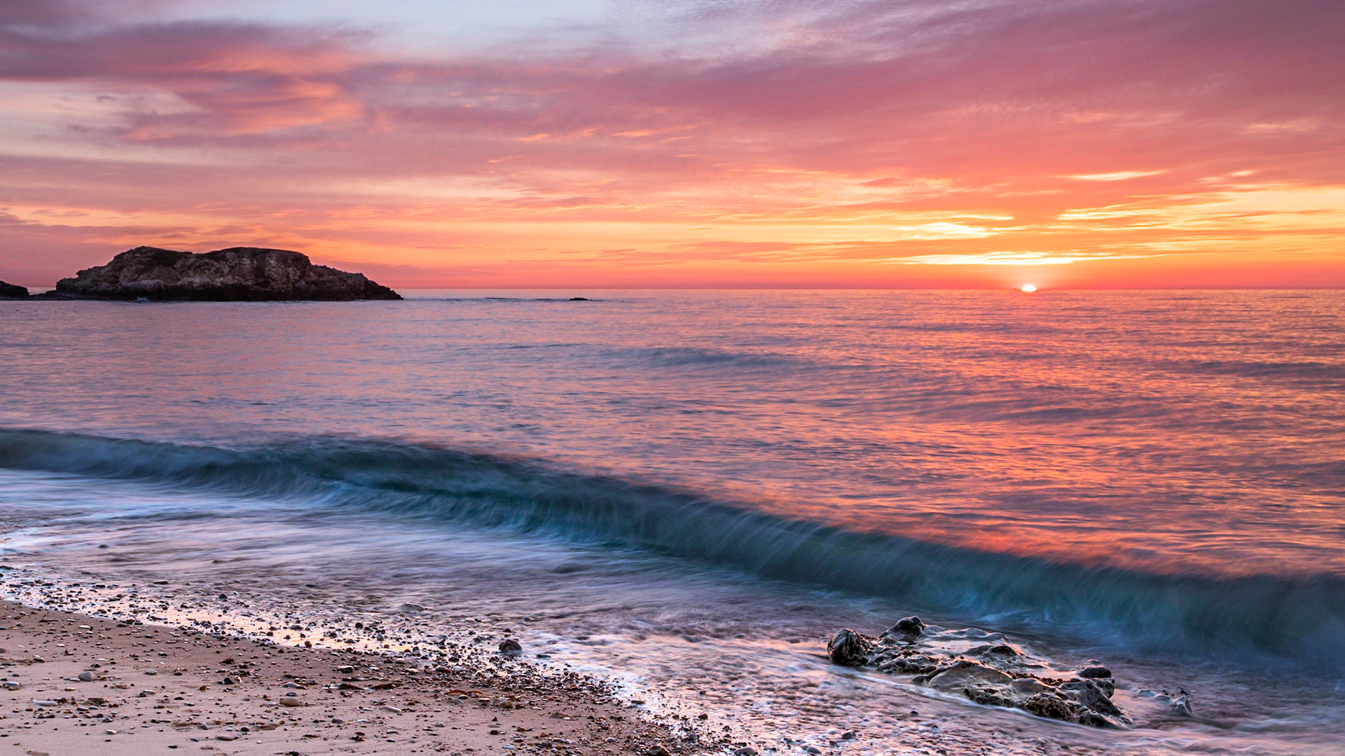 A beautiful sunrise on the North East coast of England. Beautiful landscapes and seascapes prints available at malcbawn.photos