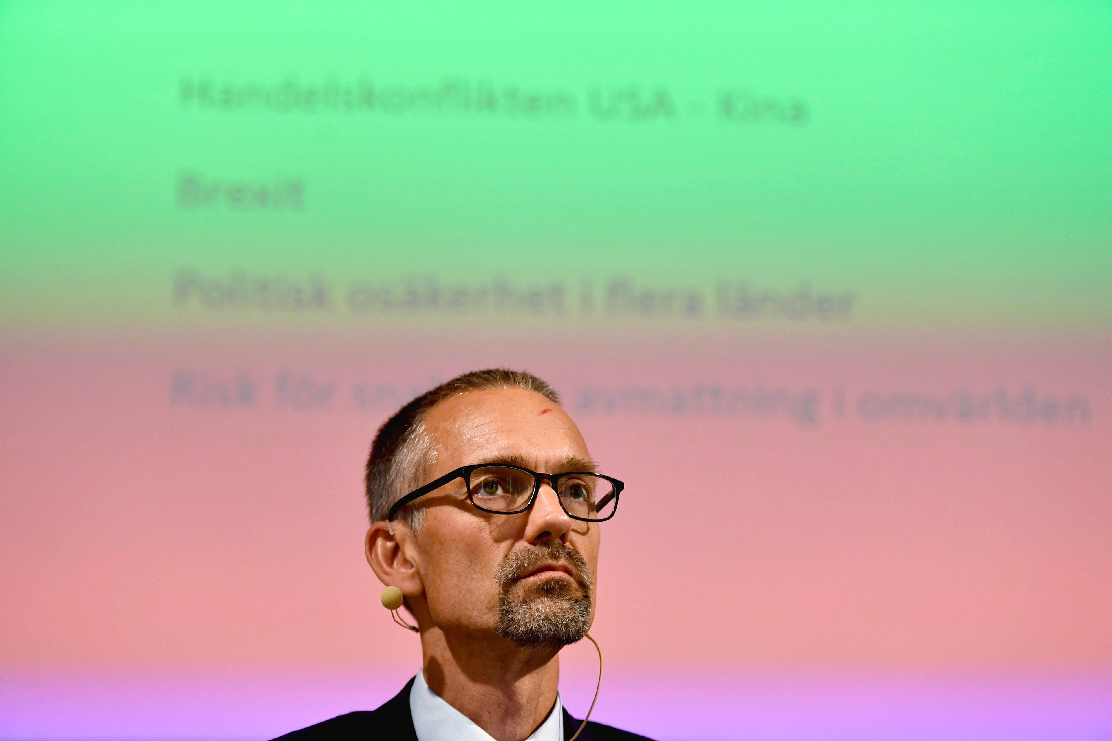 esper Hansson, Riksbankens chef för avdelningen för penningpolitik, håller pressträff med anledning av dagens räntebesked på kontoret i Stockholm. För TT Nyhetsbyrån