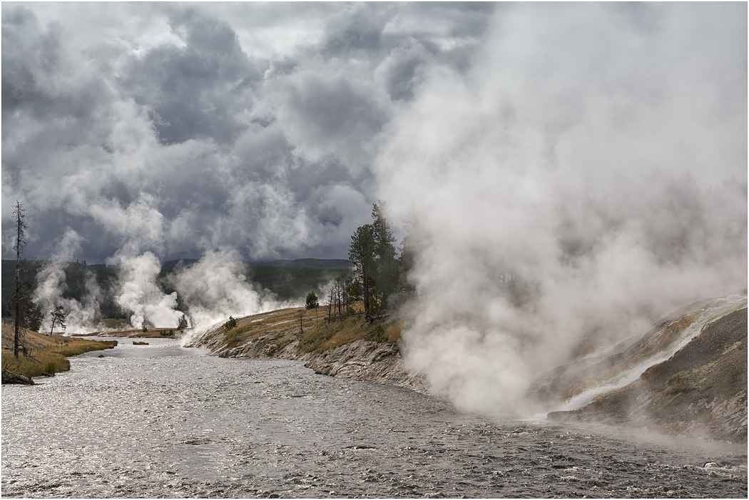 Firehole River, Midway Geyser Basin, Yellowstone NP