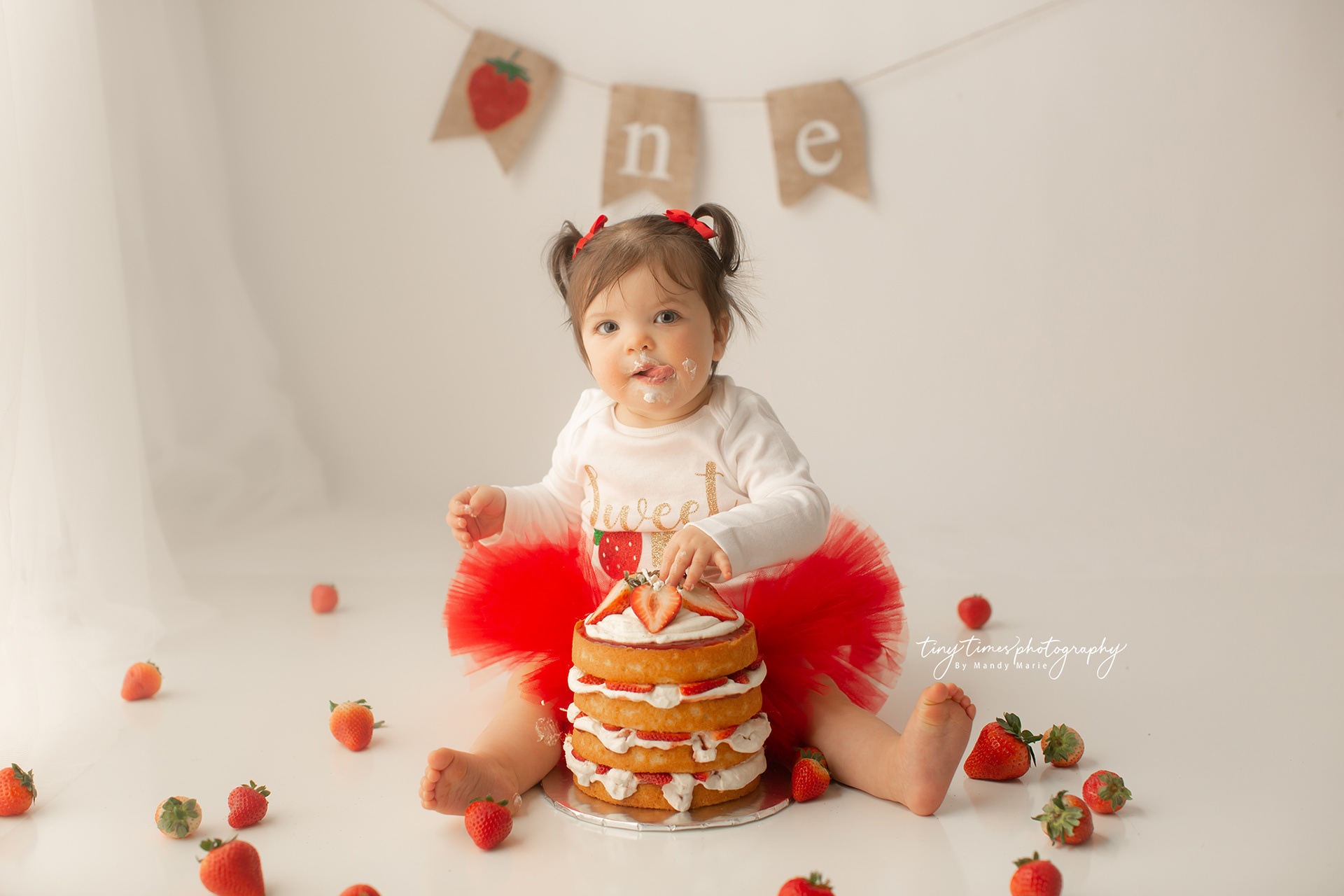 cake smash strawberry