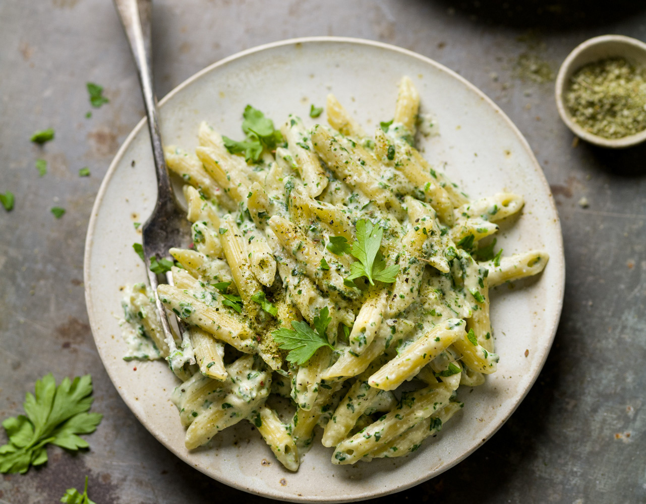 Lenaliciously - Pasta mit veganer und cremiger Cashew-Spinatsoße