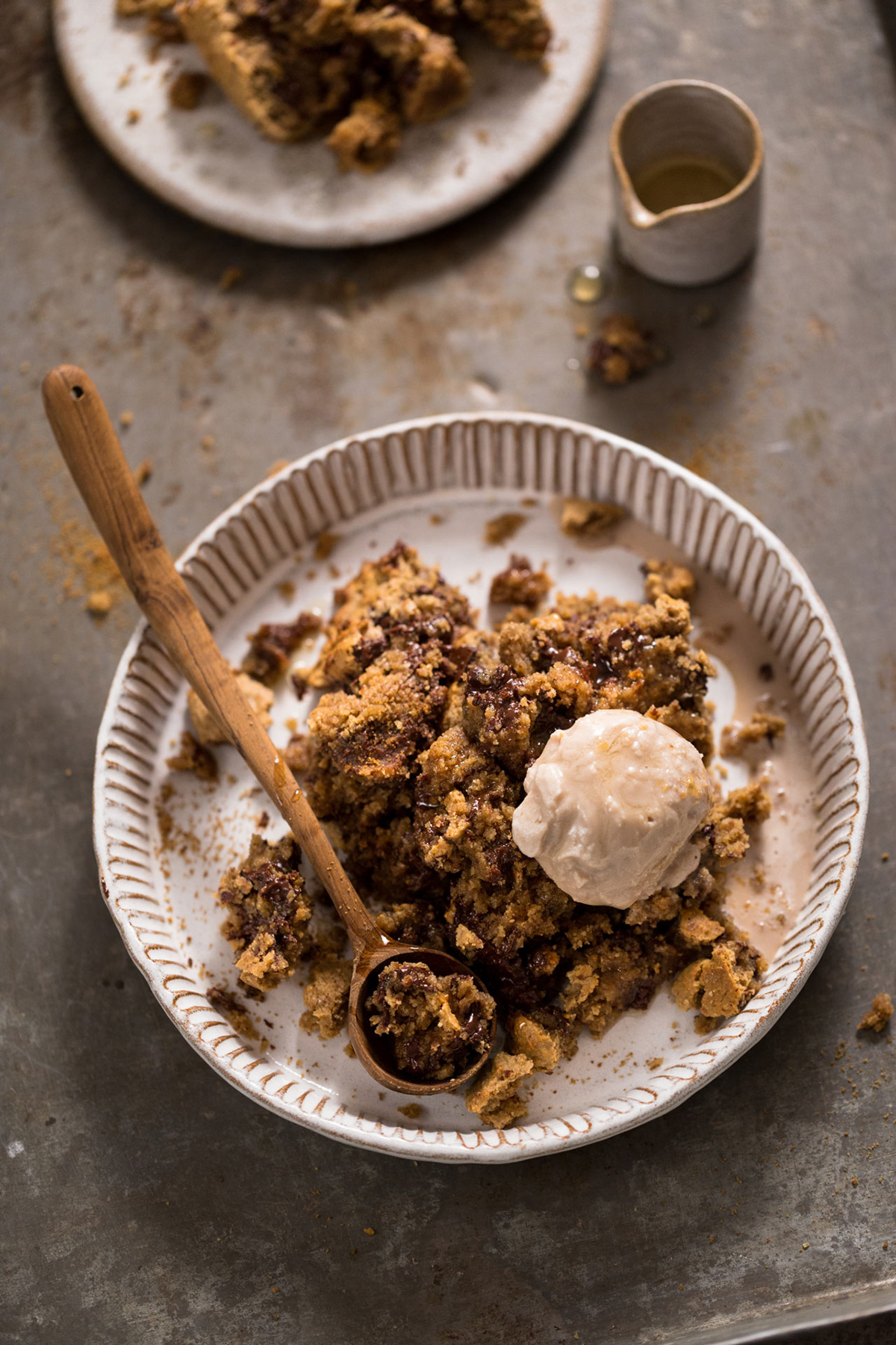 Lenaliciously - Chocolate Chip Brownie Crumble