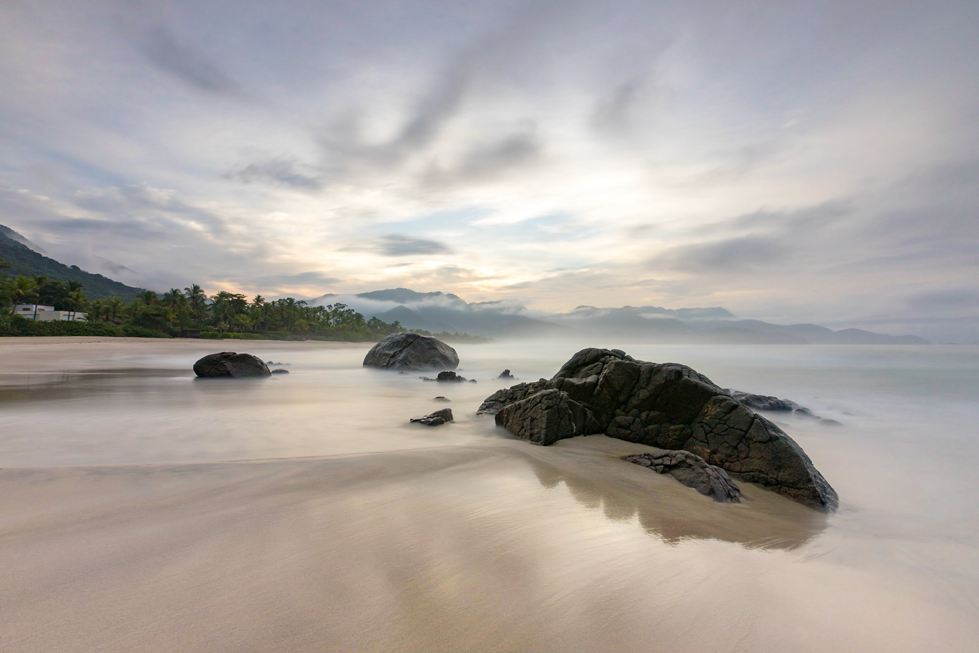 Amanhecer em Maresias, foto em longa exposição. Mais uma do workshop do @alerodriguescom.