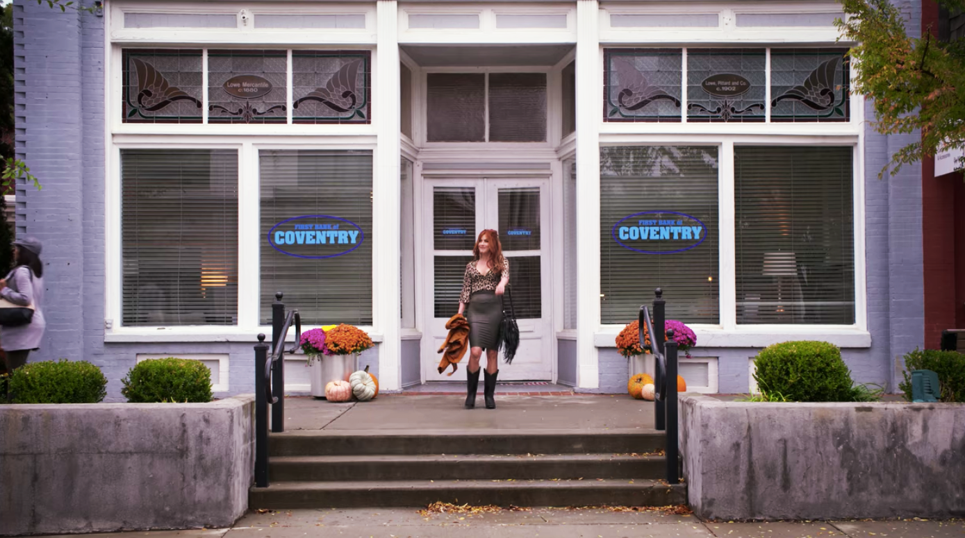 EXTERIOR BANK LOCATION SET