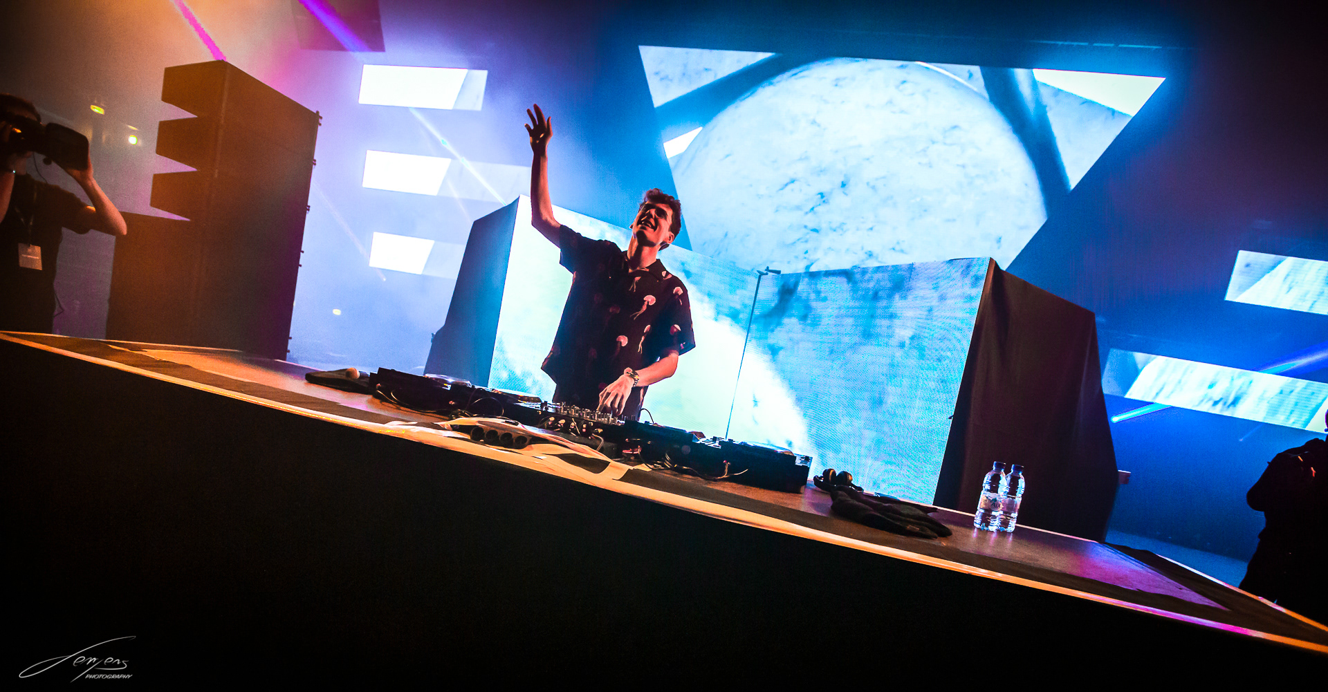 Lost Frequencies © Lempens Studio