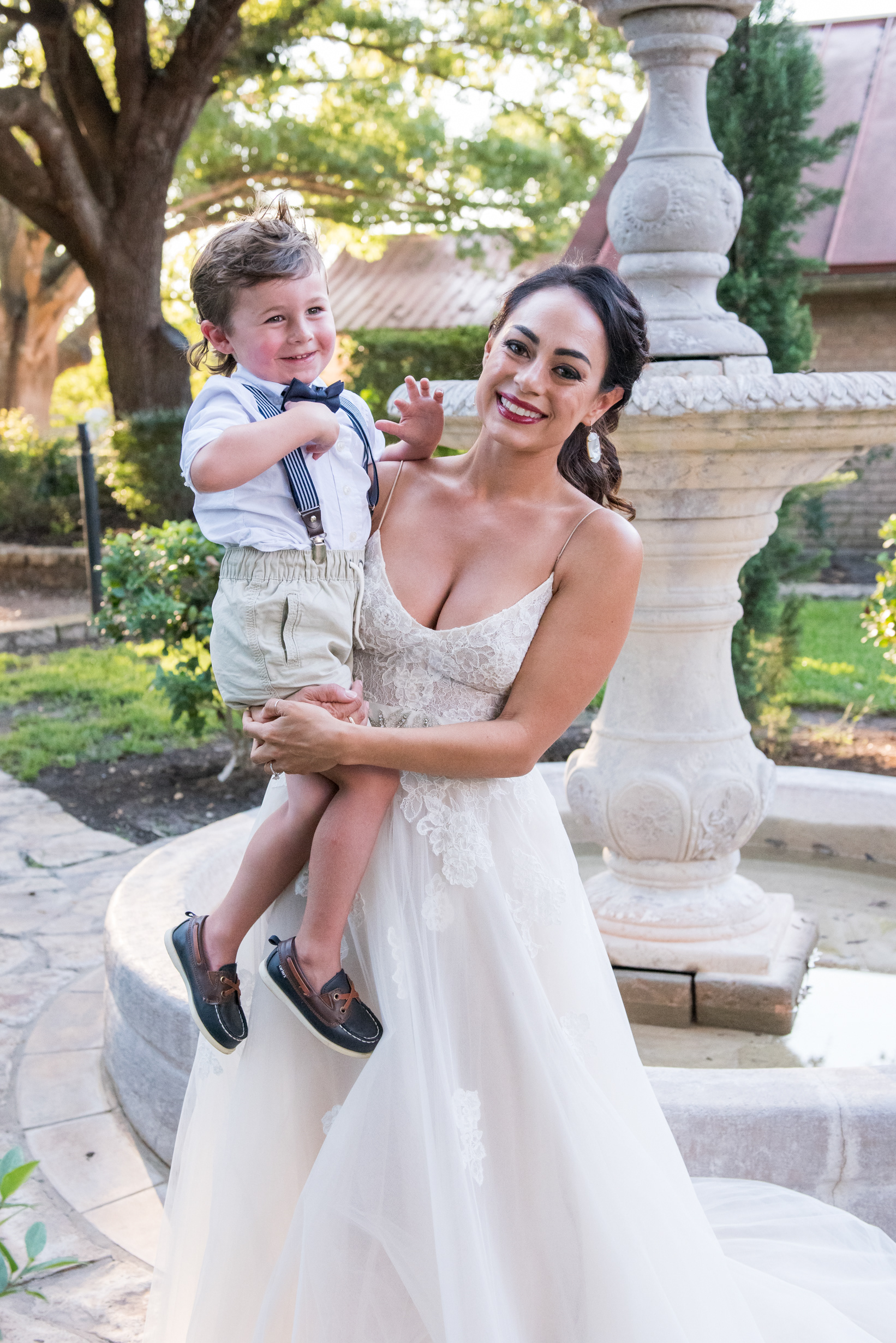 Wedding Day Photos taken in Brenham, TX by Wedding Photographer Aaron Resop @ permavista ranch & resort, Brenham, TX 77833