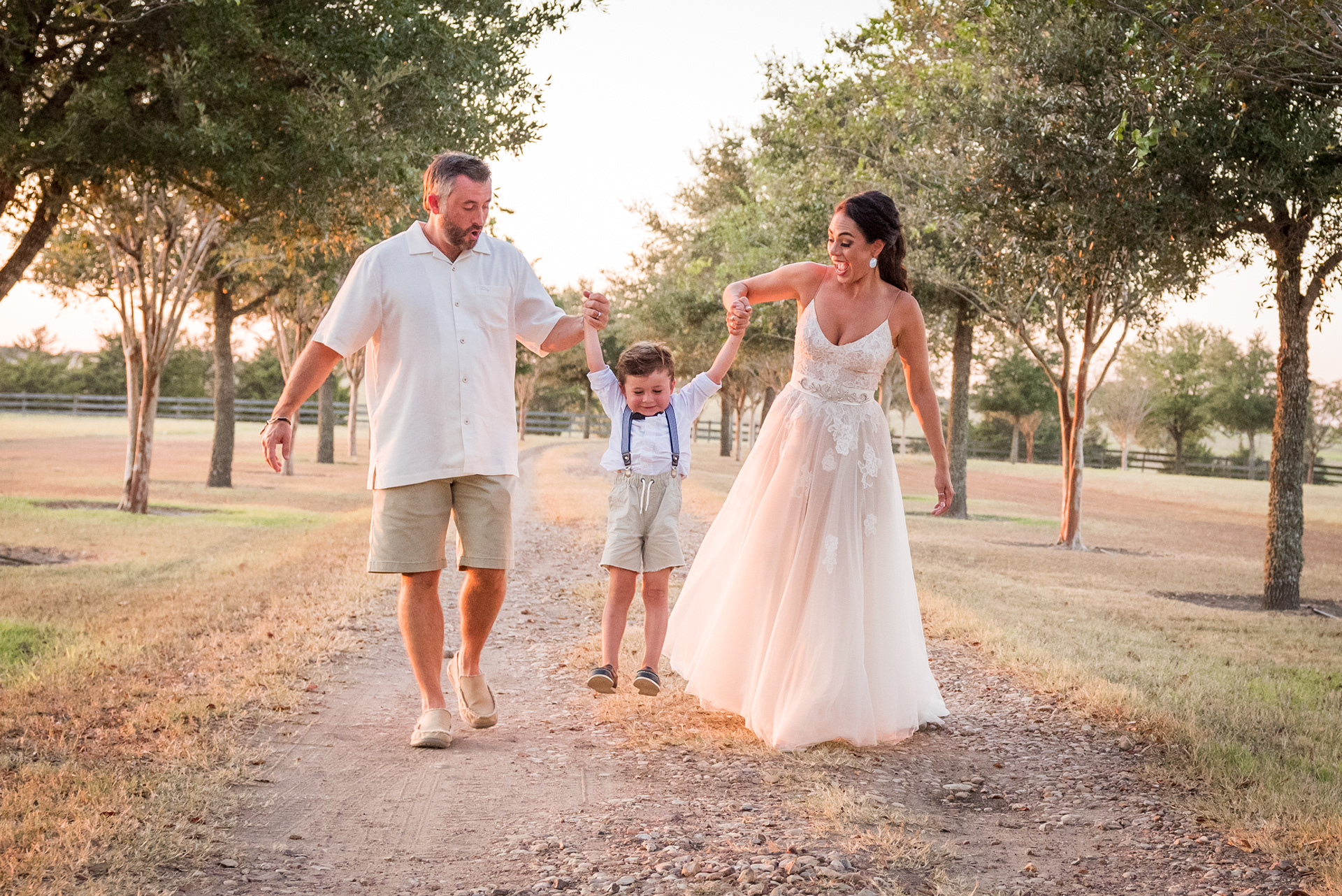 Wedding Day Photos taken in Brenham, TX by Wedding Photographer Aaron Resop @ permavista ranch & resort, Brenham, TX 77833