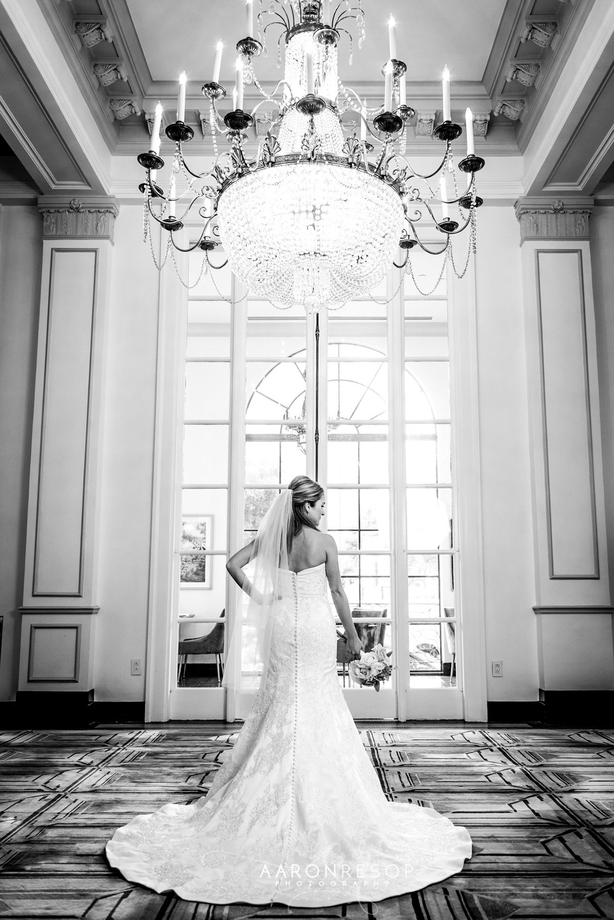 Wedding Day Photos Taken by Wedding Photographer Aaron Resop @ The St. Anthony, a Luxury Collection Hotel, San Antonio, 300 East Travis Street, San Antonio, TX