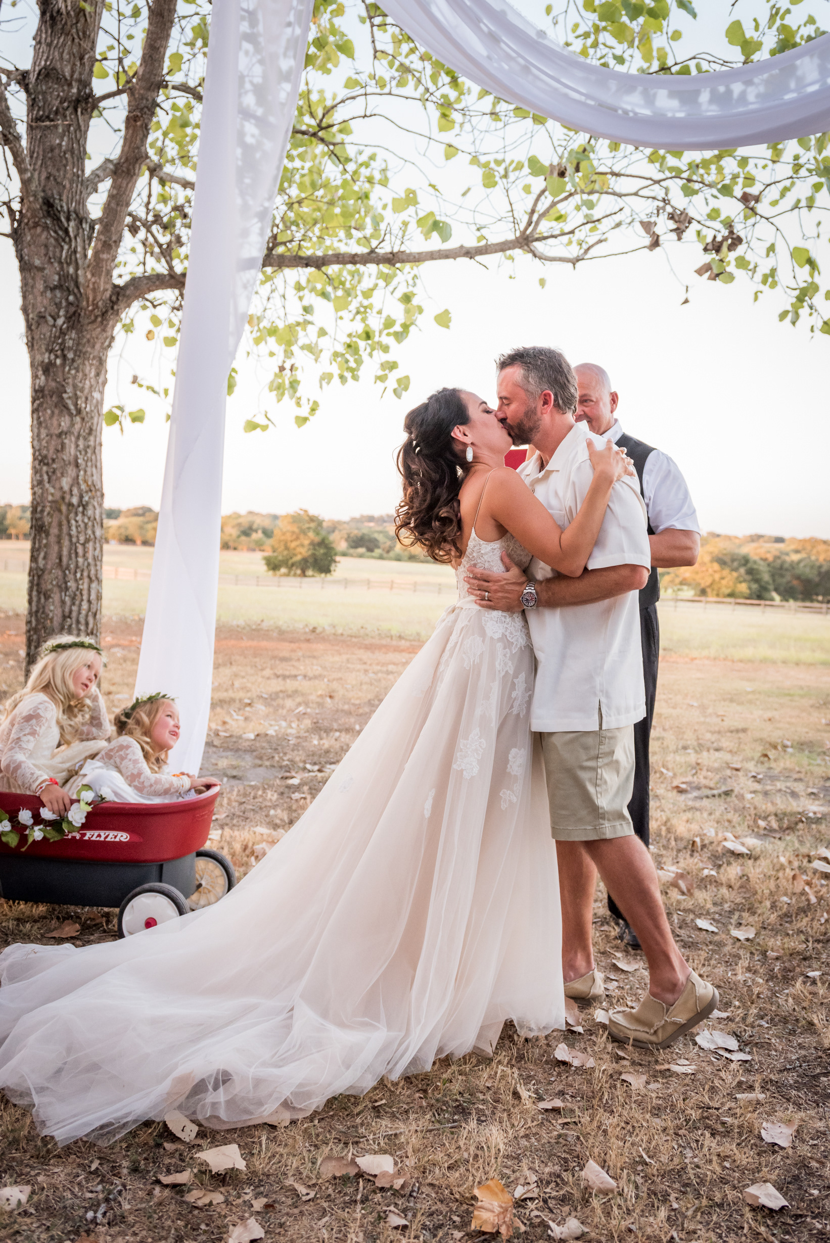 Wedding Day Photos taken in Brenham, TX by Wedding Photographer Aaron Resop @ permavista ranch & resort, Brenham, TX 77833