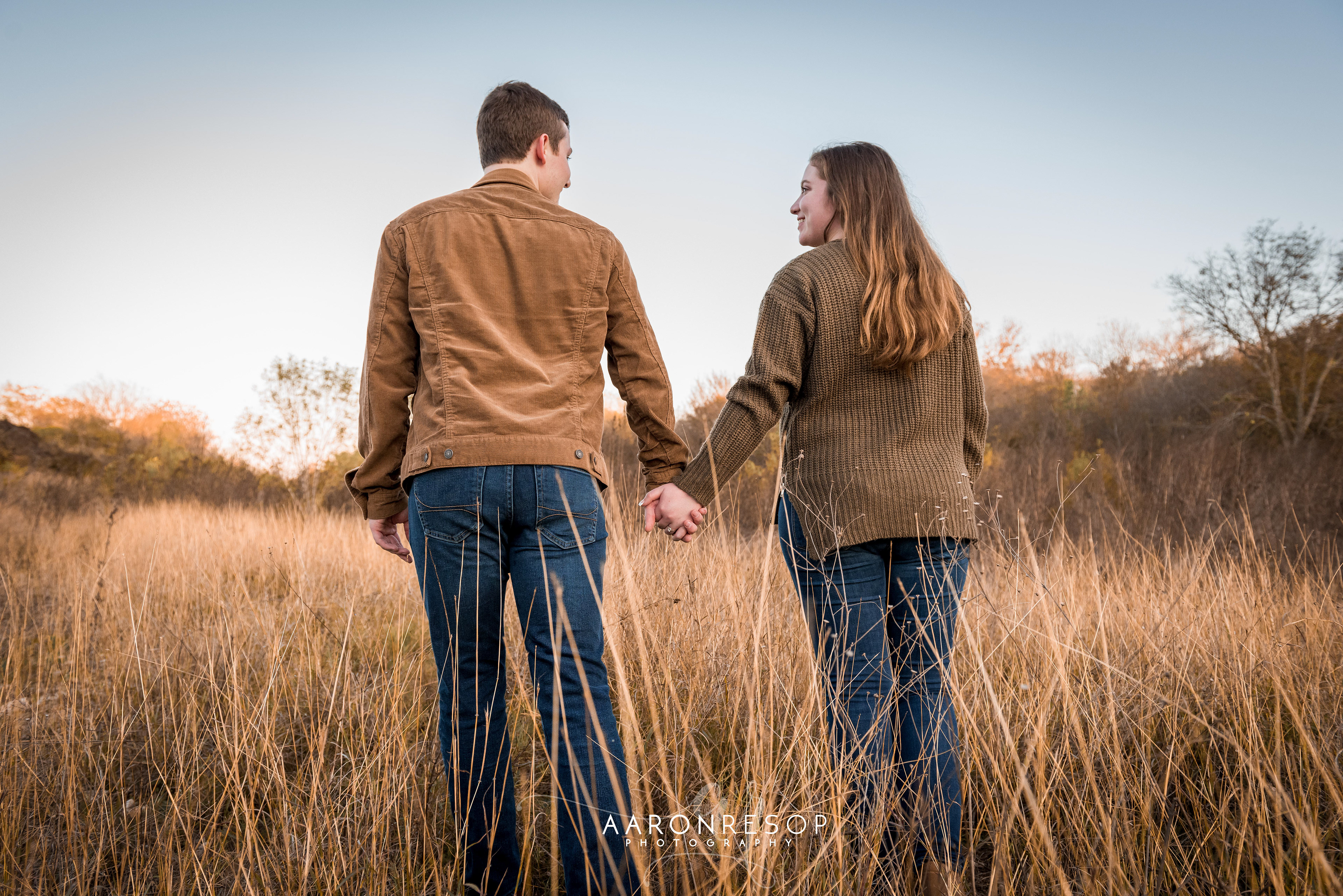 Engagement Photos taken in Cibolo, TX by wedding photographer Aaron Resop