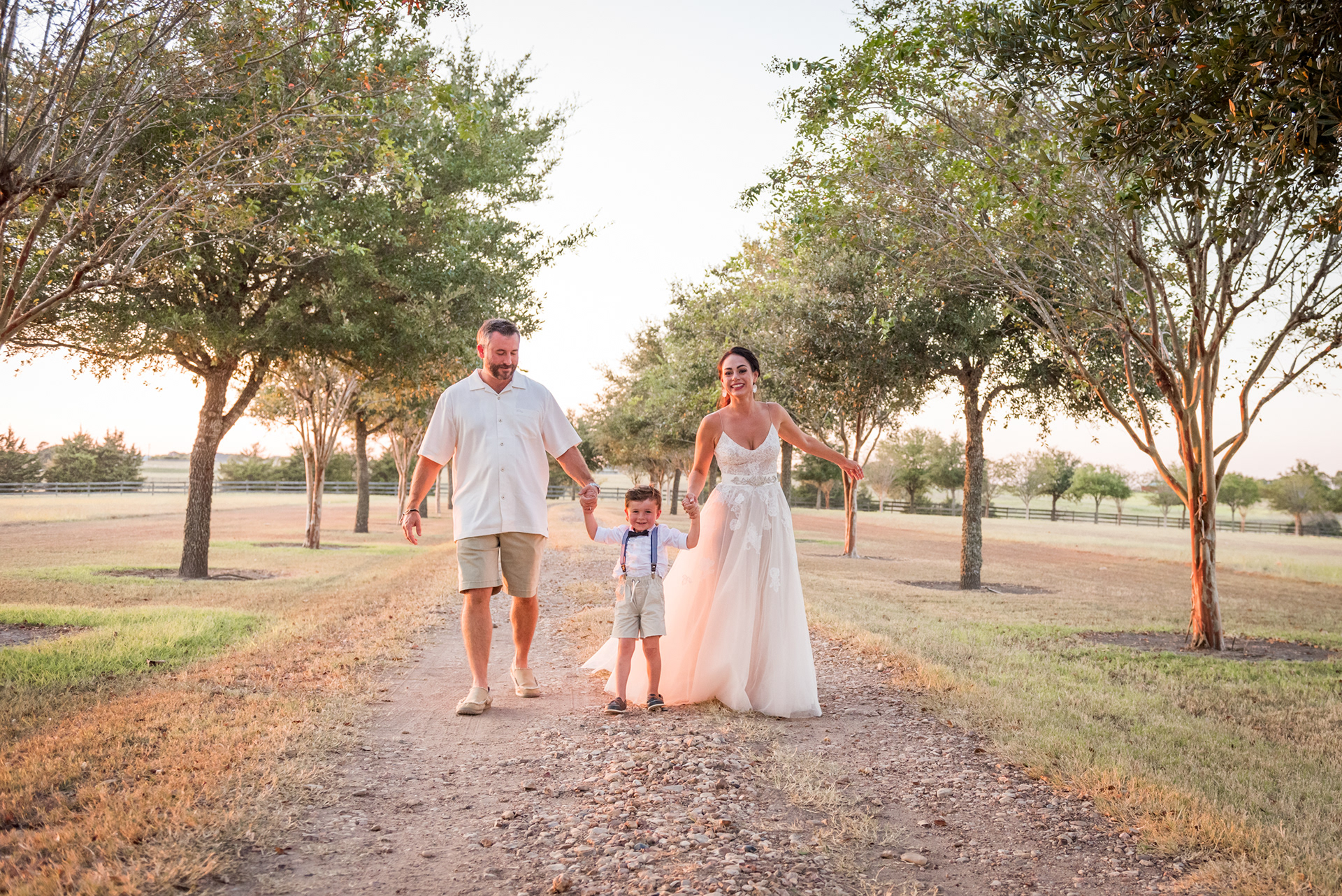 Wedding Day Photos taken in Brenham, TX by Wedding Photographer Aaron Resop @ permavista ranch & resort, Brenham, TX 77833