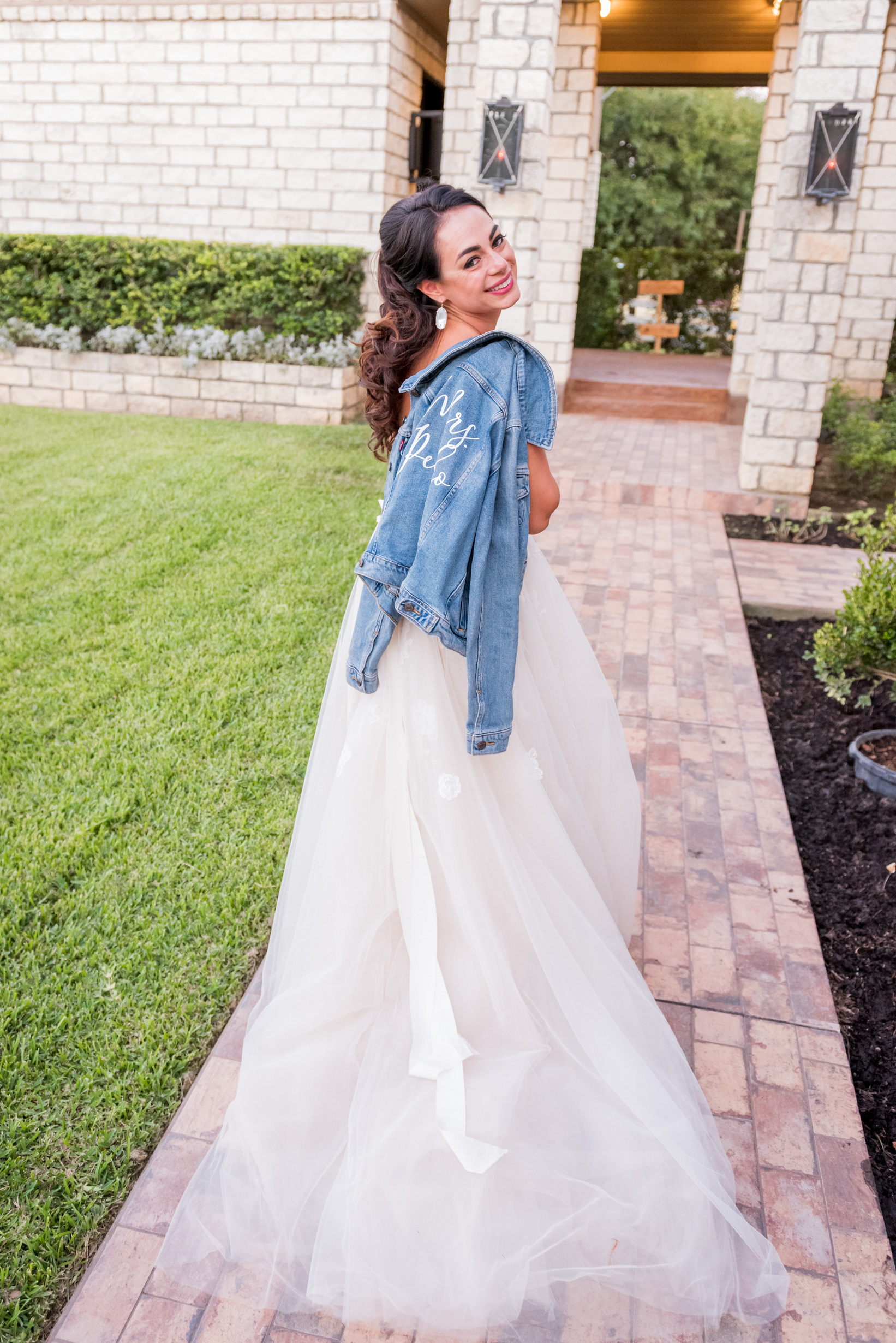 Wedding Day Photos taken in Brenham, TX by Wedding Photographer Aaron Resop @ permavista ranch & resort, Brenham, TX 77833