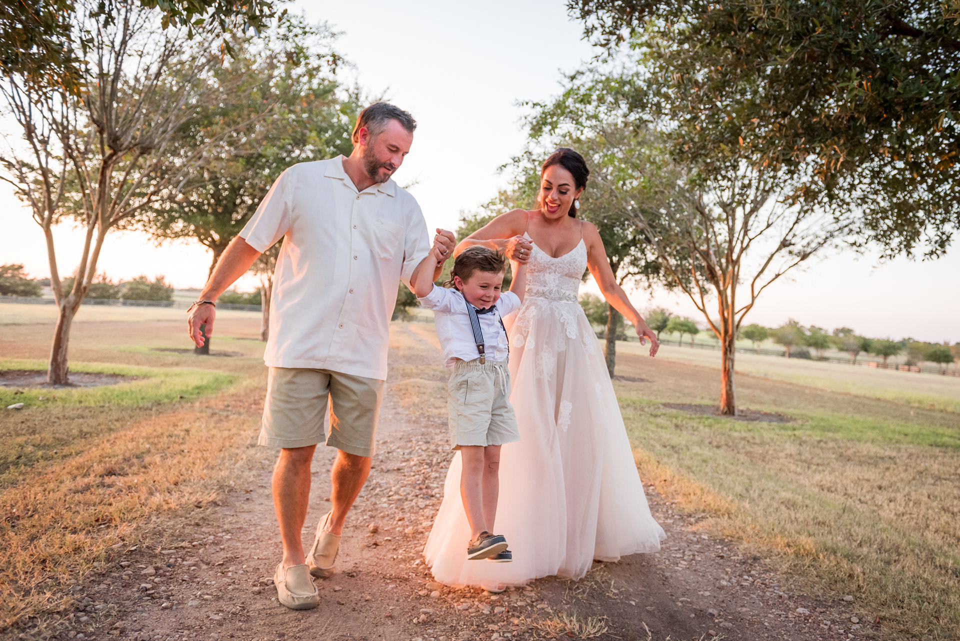 Wedding Day Photos taken in Brenham, TX by Wedding Photographer Aaron Resop @ permavista ranch & resort, Brenham, TX 77833