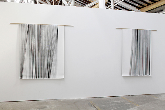 Lignes, deux mouvements de droite à gauche, dessin sur toile , n° 1 / 110 cm x 160 cm ( dans la collection privée) n° 2 / 128 cm x 160 cm, vue d’atelier, Le Houloc, 2018