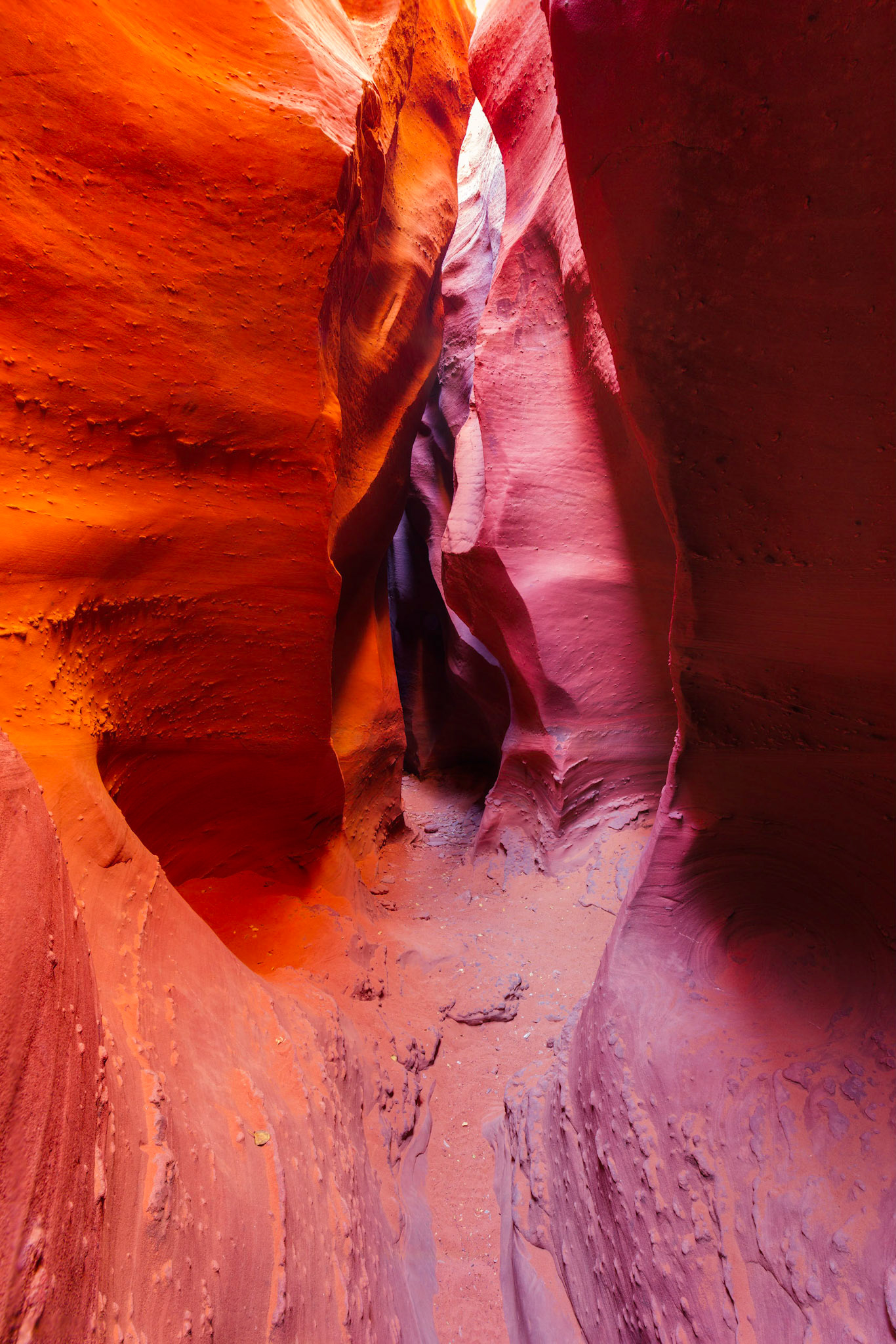 Within the confines of the Spooky slot canyon.Grand Staircase - Escalante National MonumentUtahNovember 11, 2017PENTAX K-1, HD PENTAX-D FA 15-30mm F2.8ED SDM WRISO 100 15 mm  30.0 sec at ƒ / 22