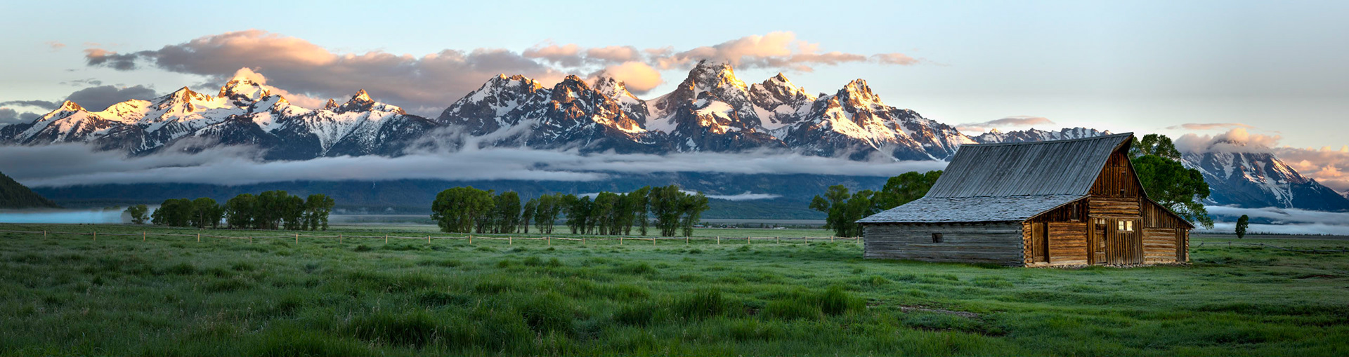 The Thomas Alma Moulton barn on Mormon Row.Grand Teton National Park15 June 2014PENTAX K-3, Sigma 18-250mm f/3.5-6.3 DC OS HSMISO 100 45 mm  ⅛ sec at ƒ / 14Prints of my work are available from my website at http://www.fingolfinphoto.comFollow me on Facebook at http://www.facebook.com/fingolfinphoto or http://www.facebook.com/pesterleAlso, http://500px.com/pesterle   http://www.flickr.com/photos/fingolfinphoto