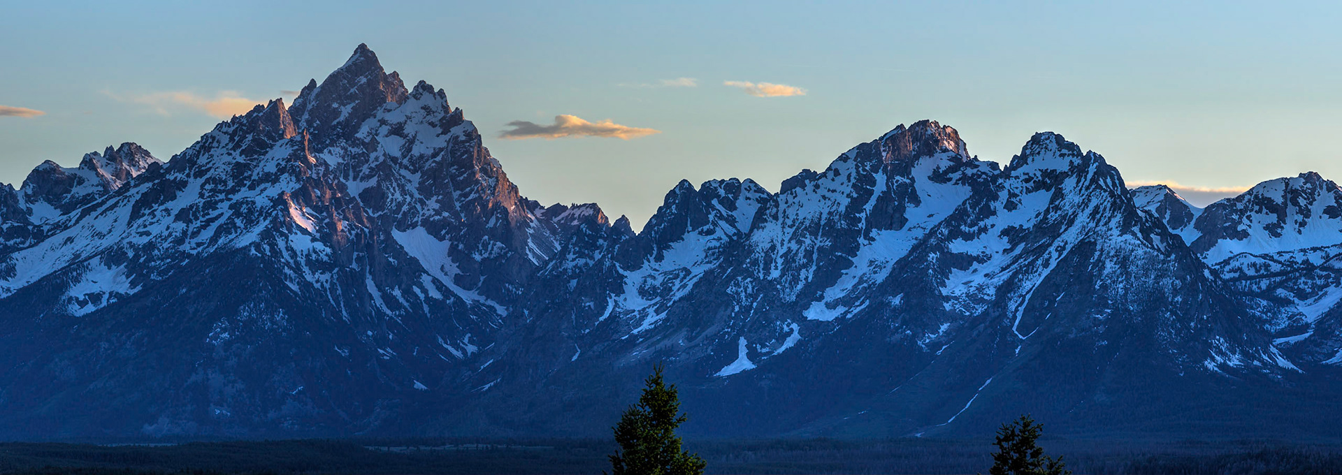 Sunset on the Tetons from Signal Mountain.  Grand Teton National Park20 June 2014PENTAX K-3, Sigma 18-250mm f/3.5-6.3 DC OS HSMISO 100 148 mm  ¹⁄₂₀ sec at ƒ / 11Prints of my work are available from my website at http://www.fingolfinphoto.comFollow me on Facebook at http://www.facebook.com/fingolfinphoto or http://www.facebook.com/pesterleAlso, http://500px.com/pesterle   http://www.flickr.com/photos/fingolfinphoto