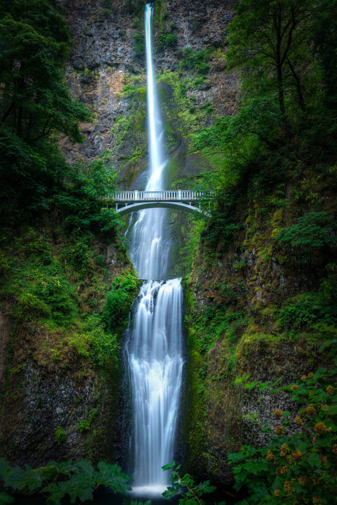 Multnomah Falls, in the Columbia River Gorge.Cascade Locks, OregonAugust 8, 2016This is an HDR image consisting of 5 exposures merged in Photomatix Pro. Additional processing in Lightroom and Photoshop.PENTAX K-1, TAMRON 28-300mm F3.5-6.3 Ultra zoom XRISO 100 28 mm  4.0 sec at ƒ / 16