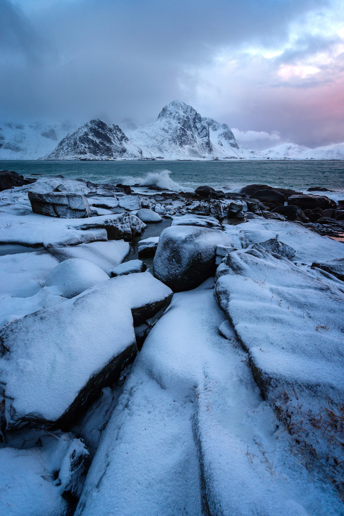 The rocky shoreline along Vareidsundet, leading into Flakstadpollen.Vareid, Nordland, NorwayMarch 19, 2018PENTAX K-1, HD PENTAX-D FA 15-30mm F2.8ED SDM WRISO 800 17 mm  ¹⁄₆₀ sec at ƒ / 11