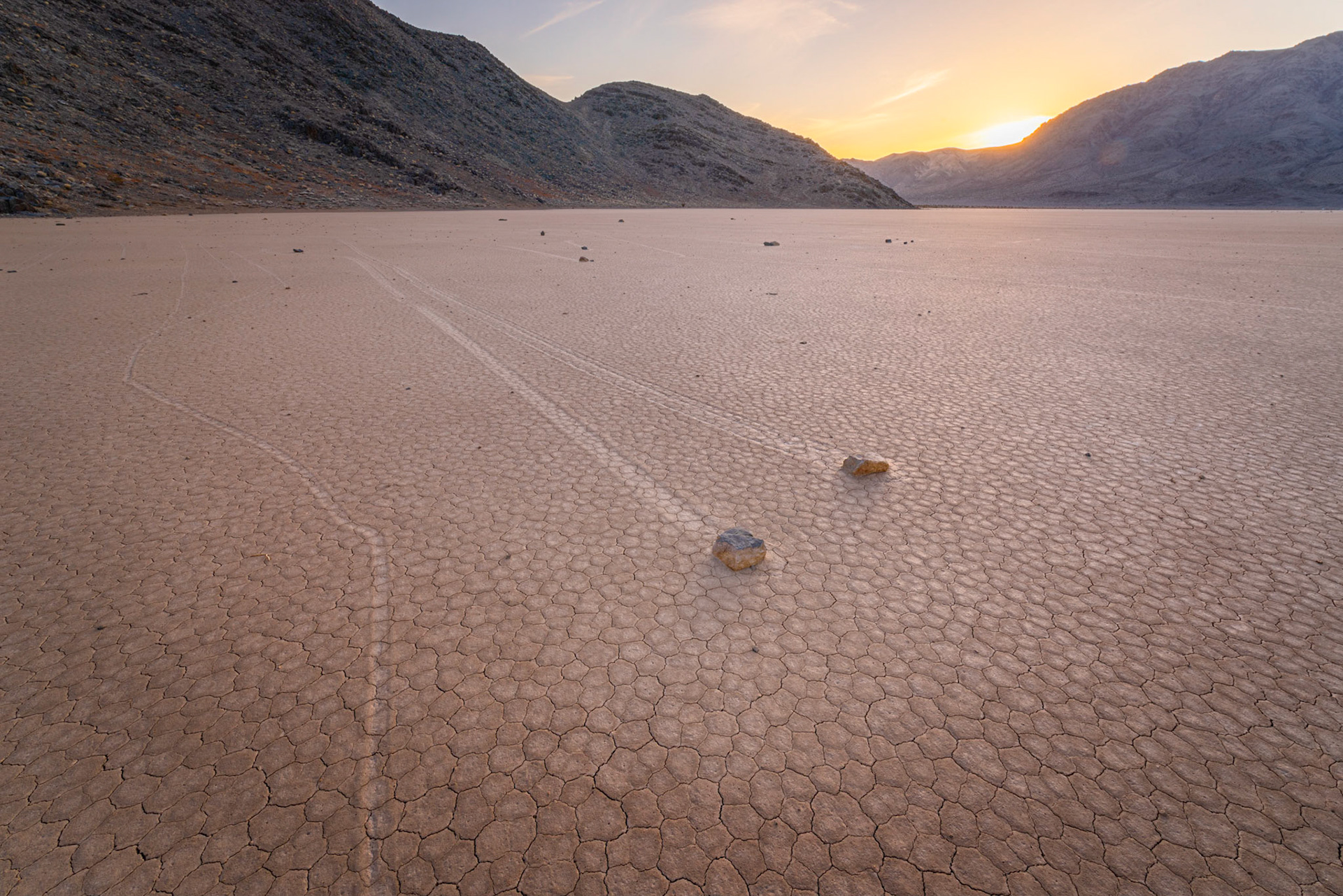 Late afternoon at Racetrack Playa.Death Valley National ParkCaliforniaFebruary 18, 2020Pentax K-1, HD PENTAX-D FA 15-30mm F2.8ED SDM WRISO 100 15 mm  ¹⁄₃₀ sec at ƒ / 22