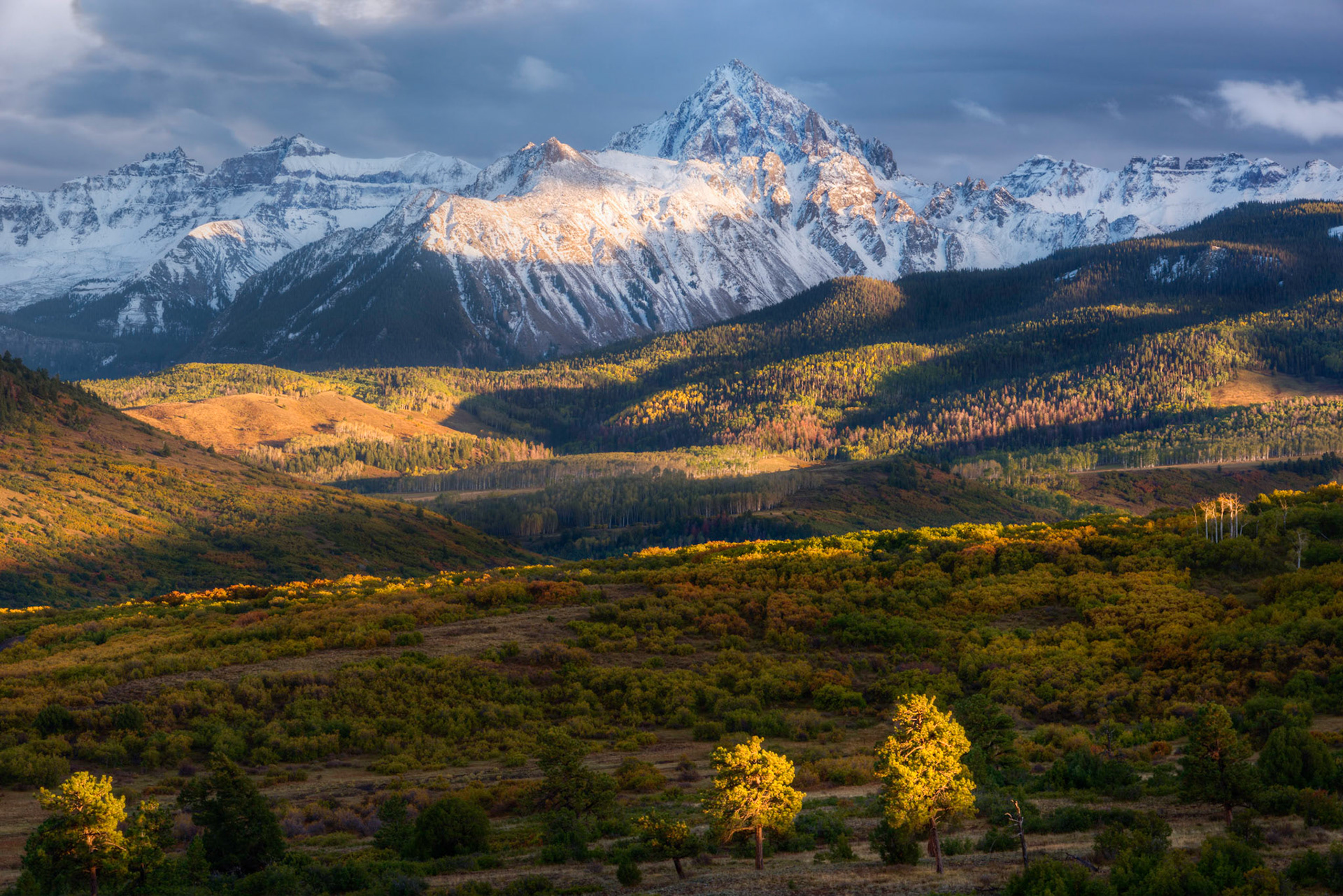 Last light on Mount Sneffels, in the San Juan Mountains of western Colorodo.Ridgway, ColoradoSeptember 29, 2017PENTAX K-1, TAMRON 28-300mm F3.5-6.3 Ultra zoom XRISO 100 100 mm  1.0 sec at ƒ / 16